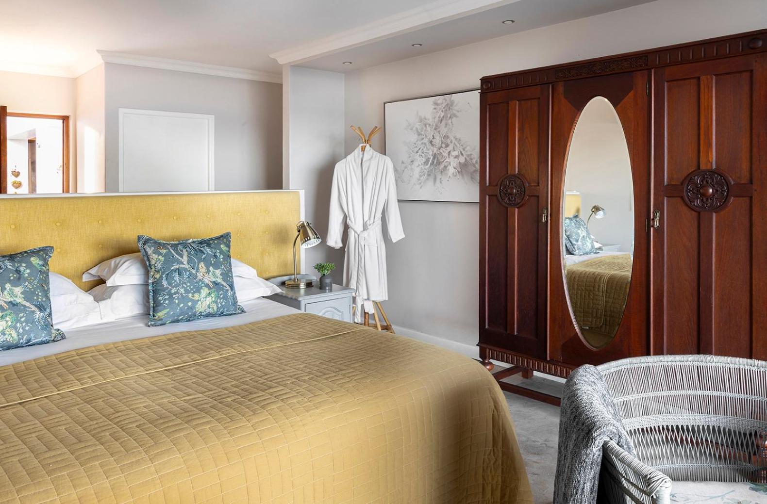 Luxury Sea Facing Room (Aqua) photo 1