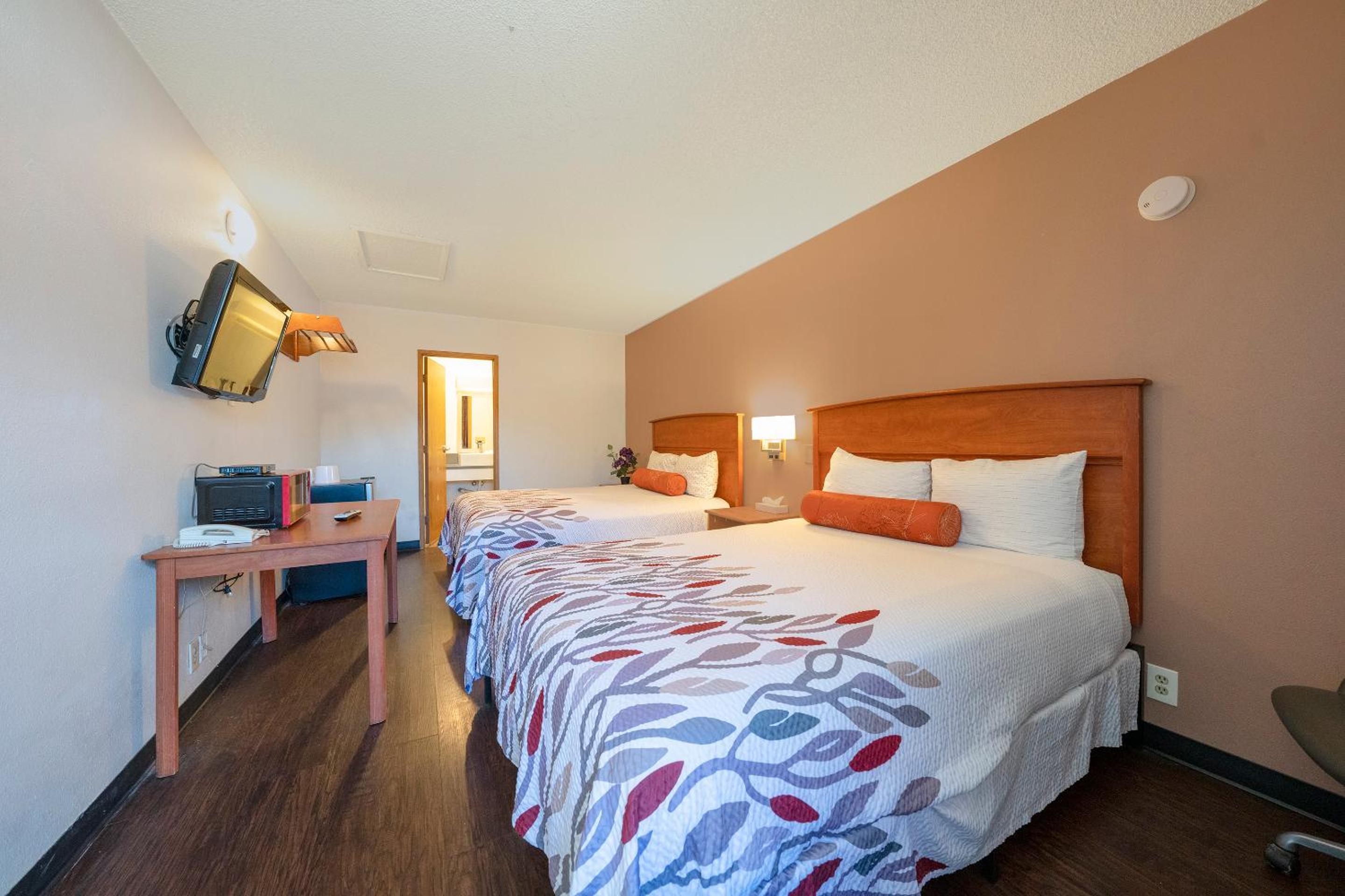 Budget Inn Gladstone By OYO - Portland Clackamas, Photo 3