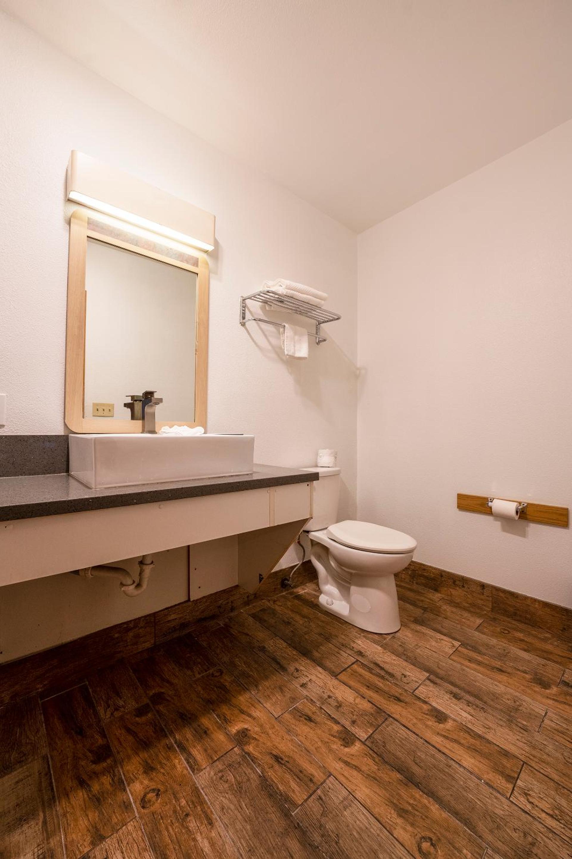 Budget Inn Gladstone By OYO - Portland Clackamas, Photo 5