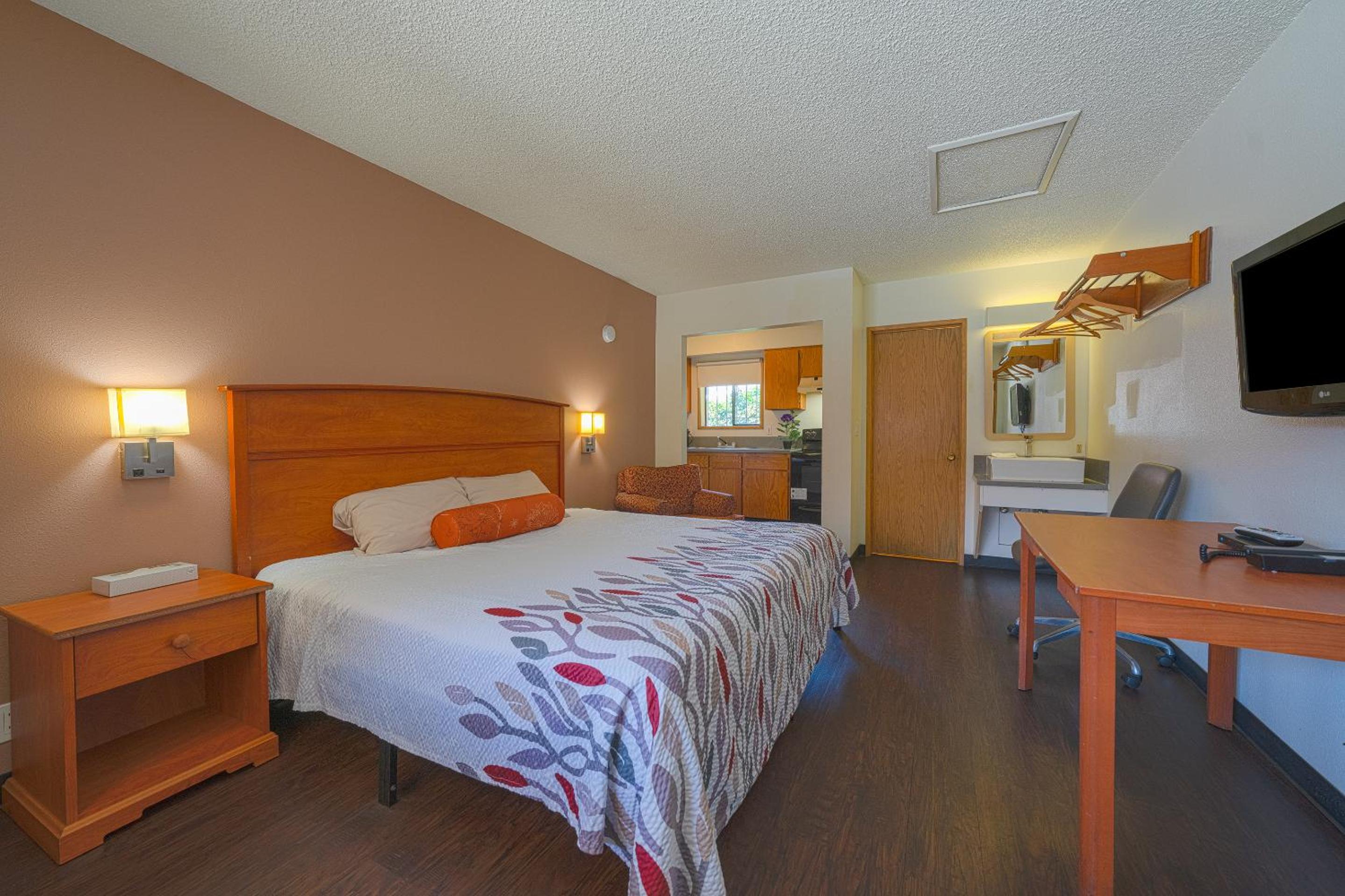 Premium King Bed with Kitchenette