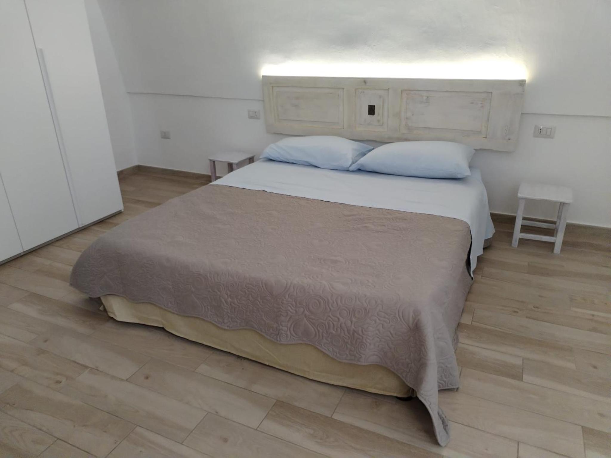 One-Bedroom House photo 1