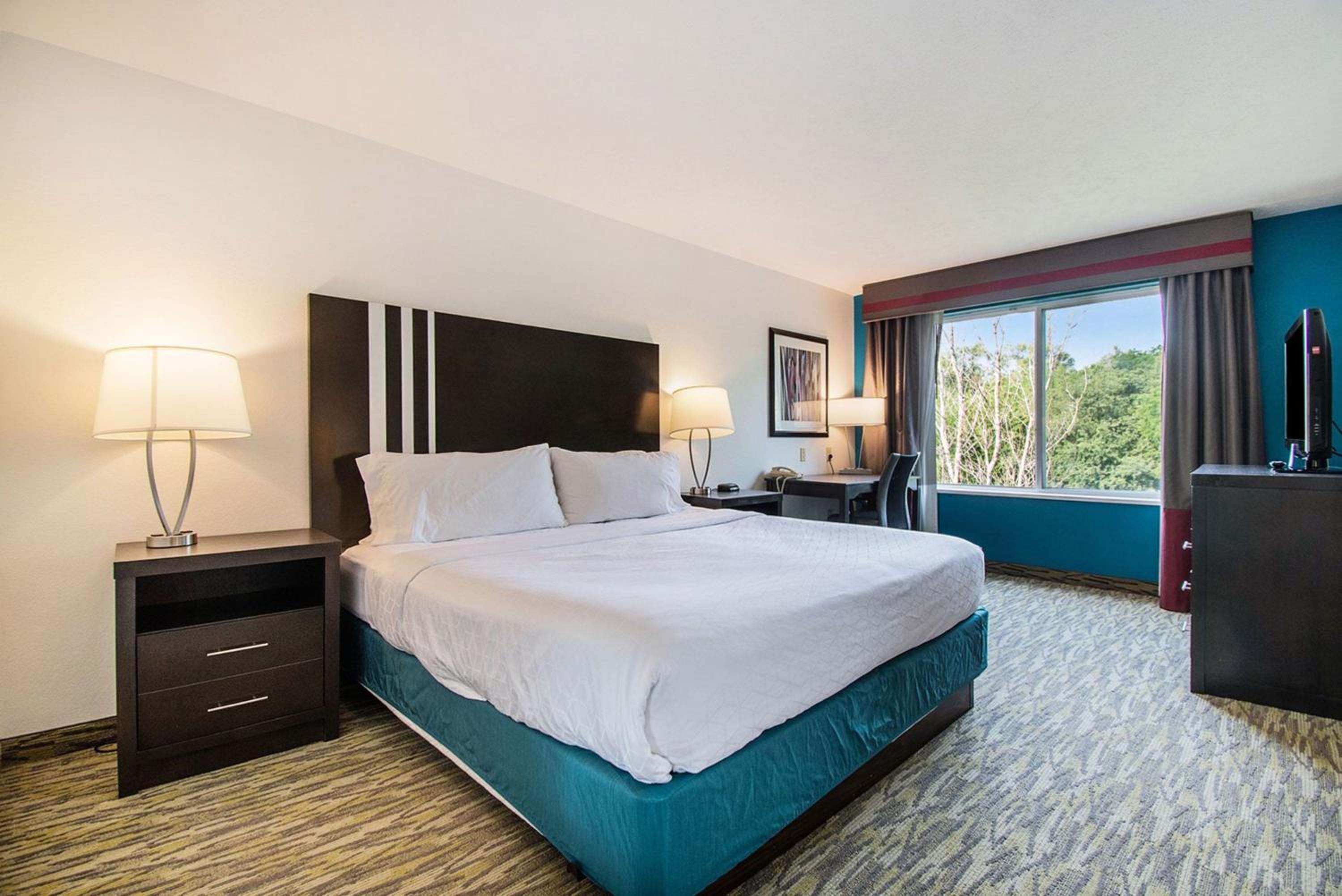 Standard King Room