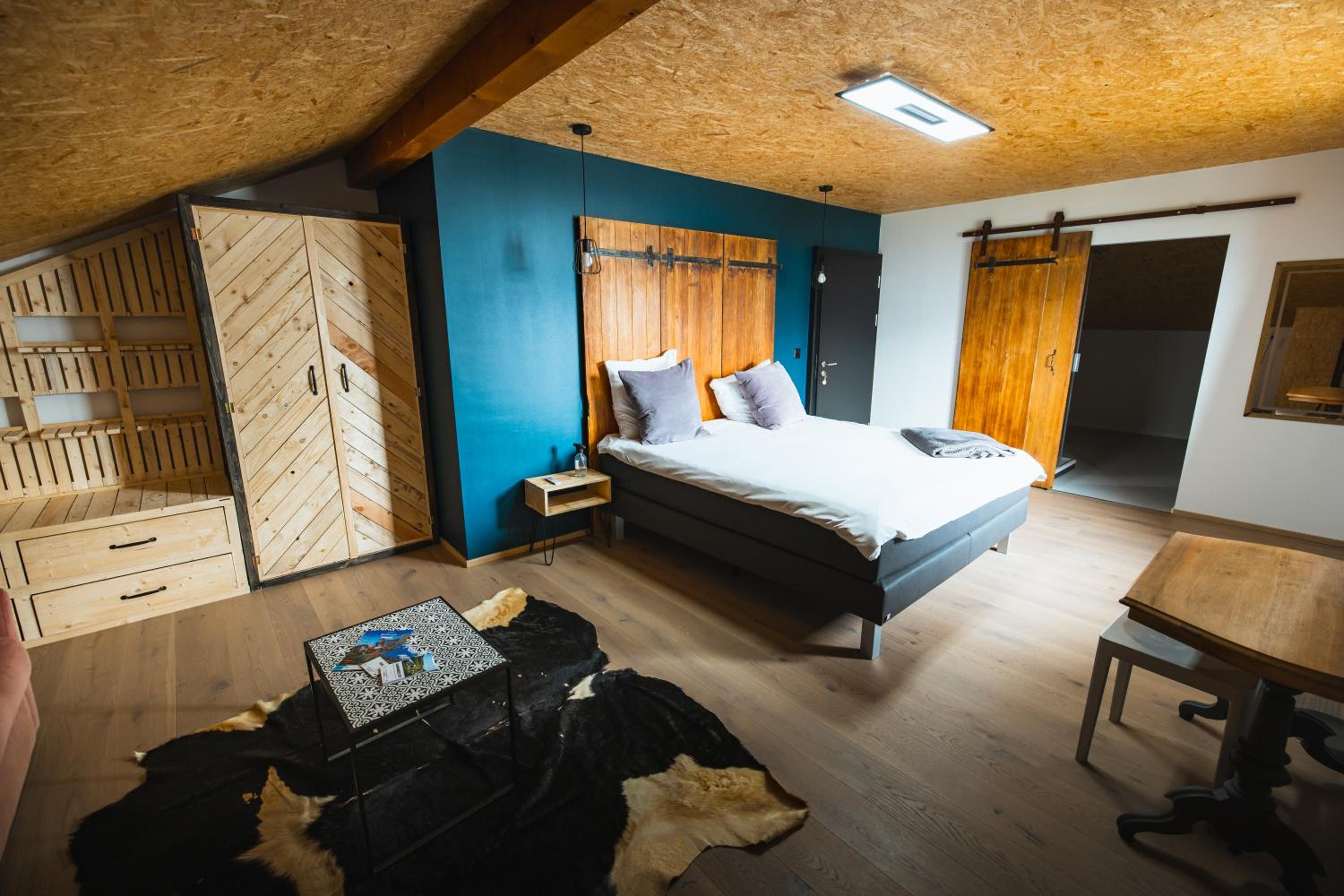 Deluxe King Room photo 3