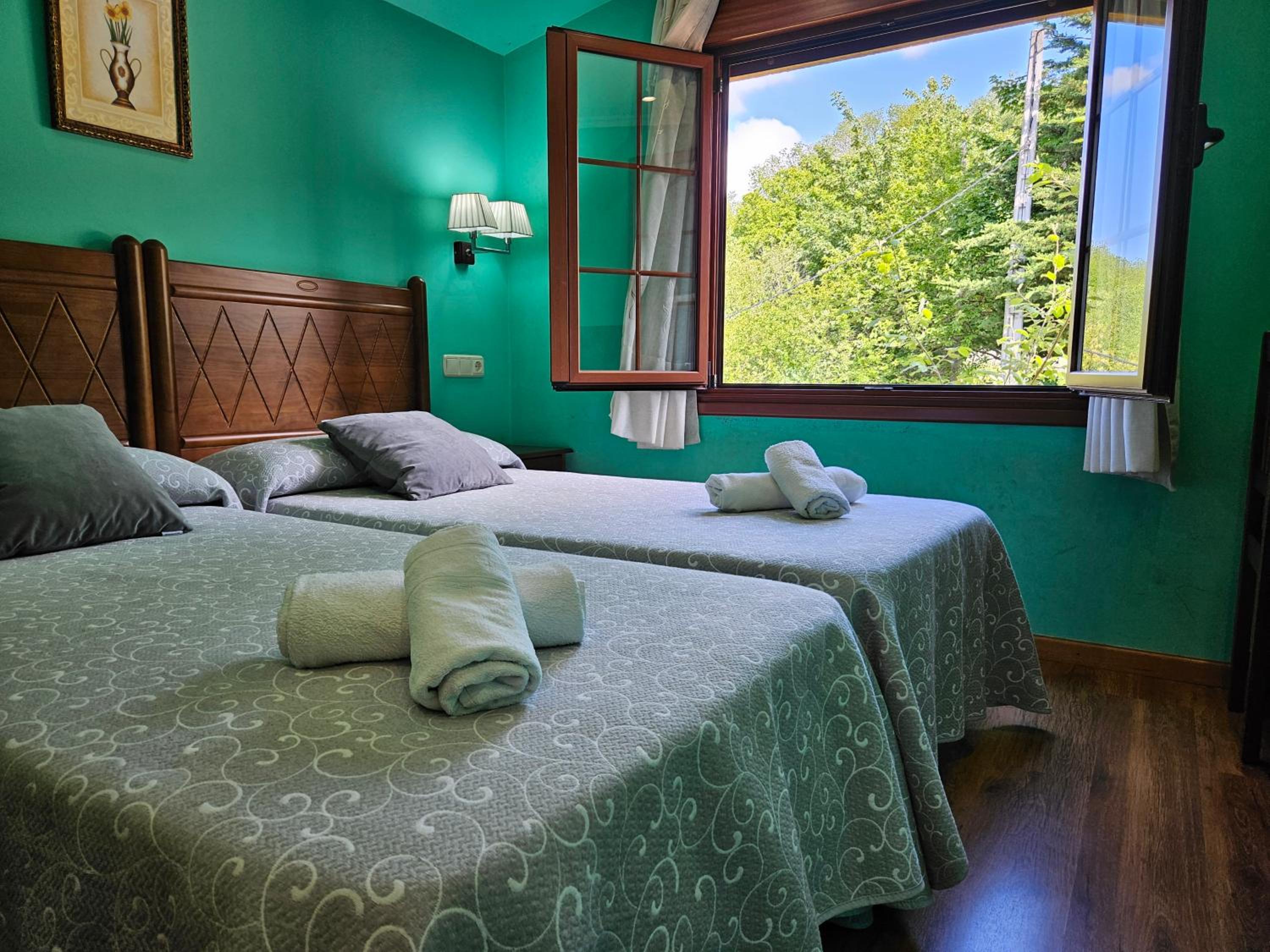 Twin Room - Photo 1