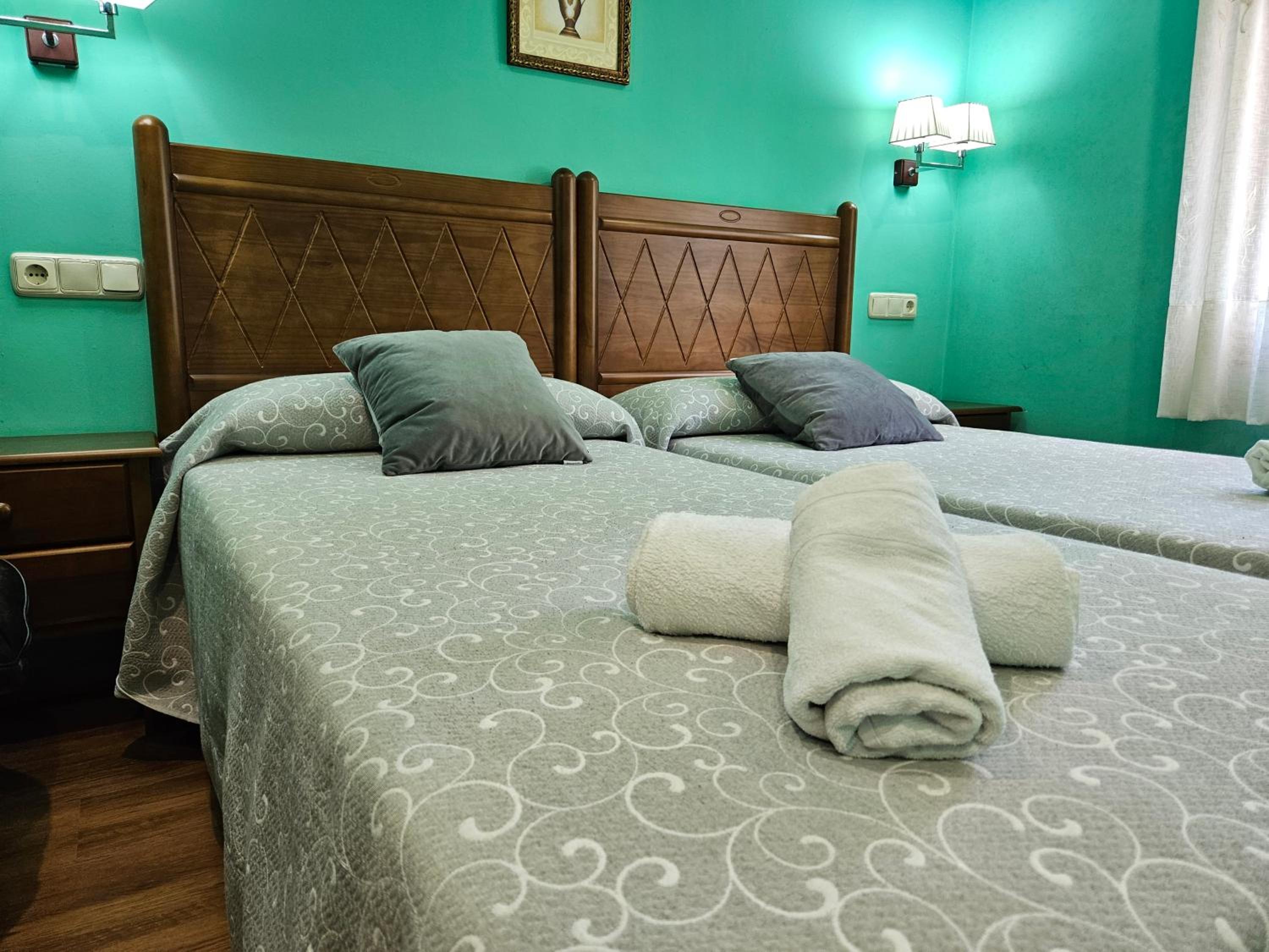 Twin Room - Photo 4