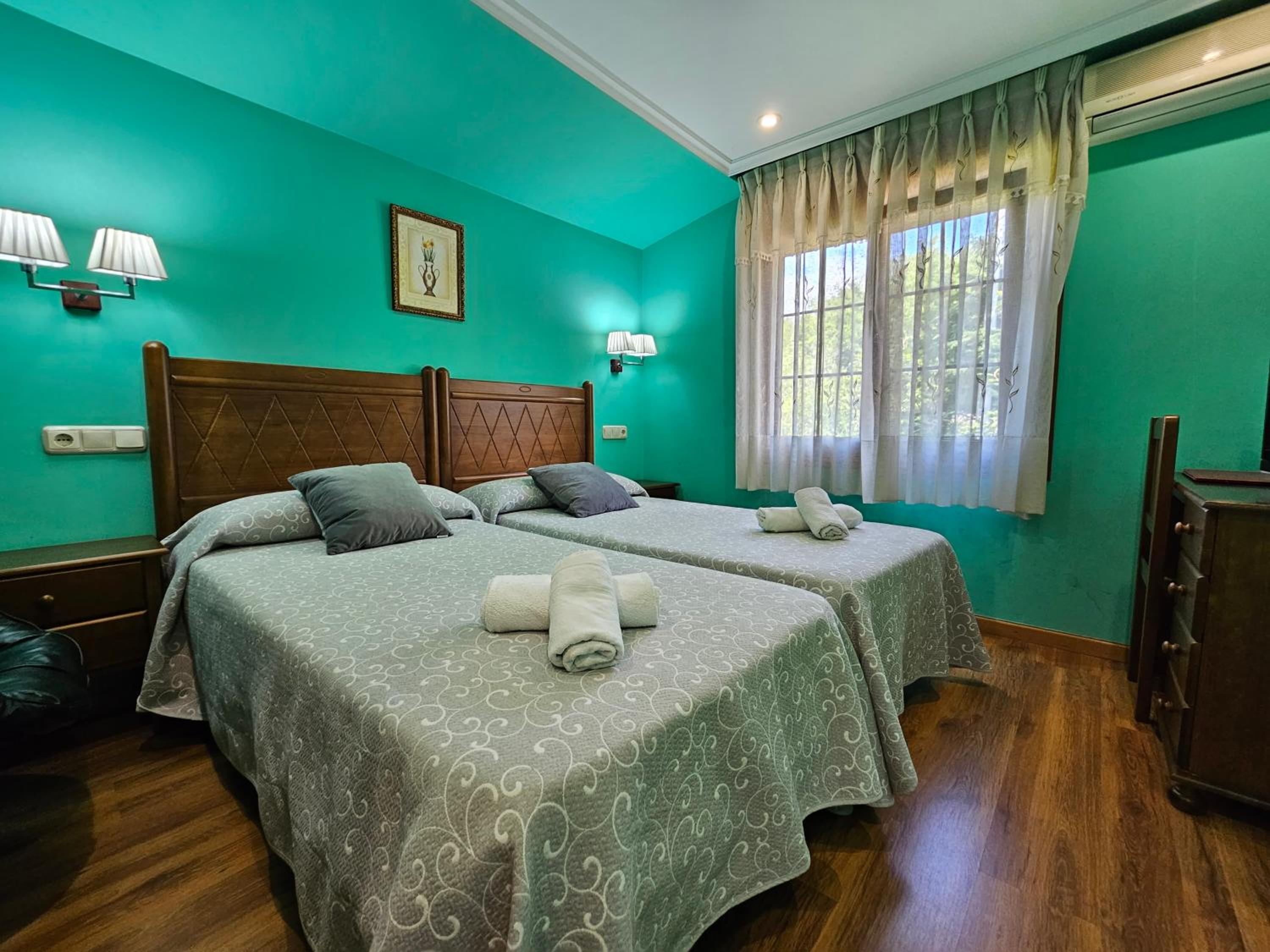 Twin Room - Photo 6