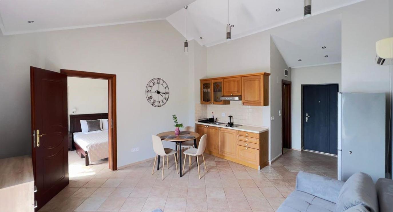 One-Bedroom Apartment with Sea View and Balcony
