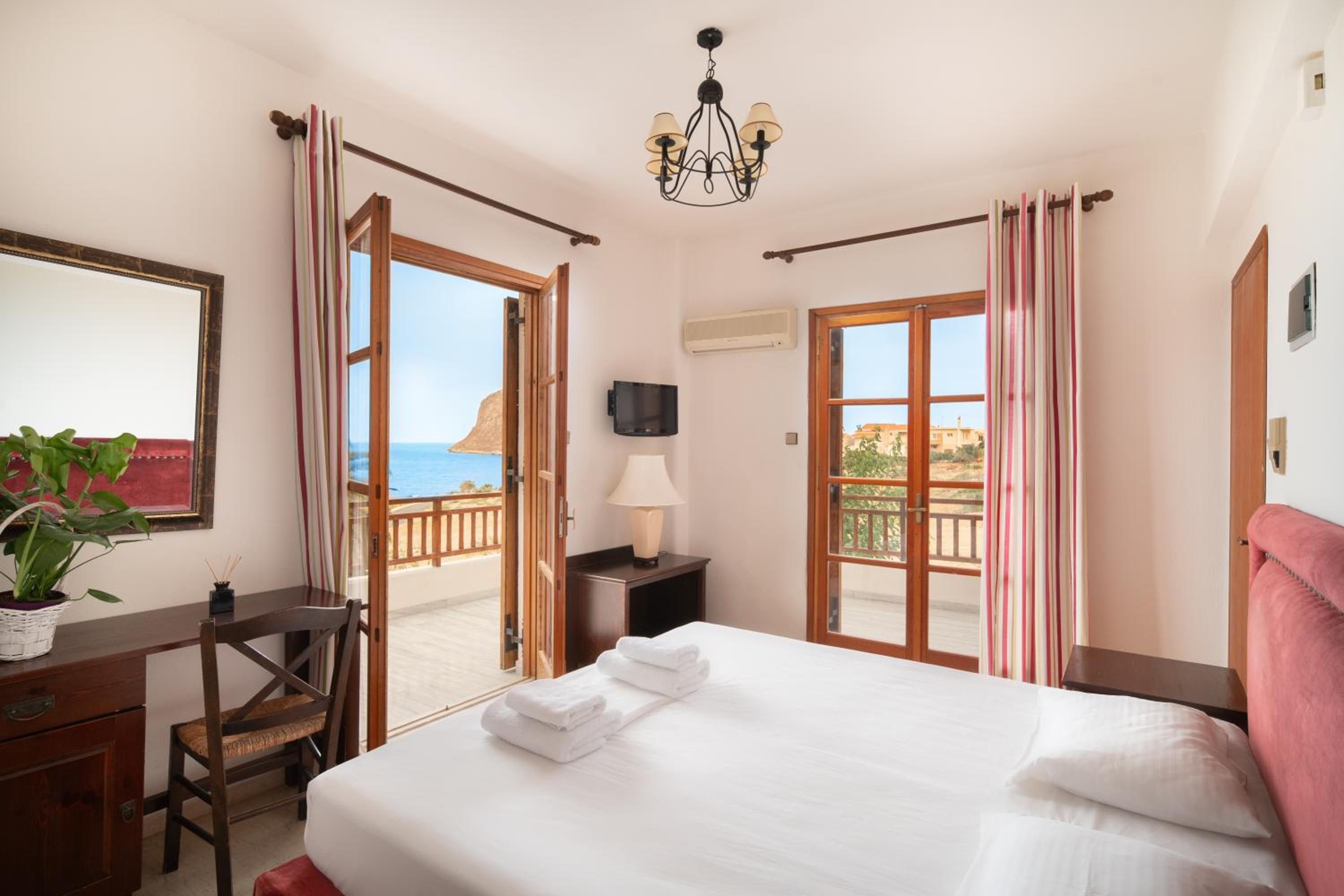 Studio (2 Adults) with Sea View