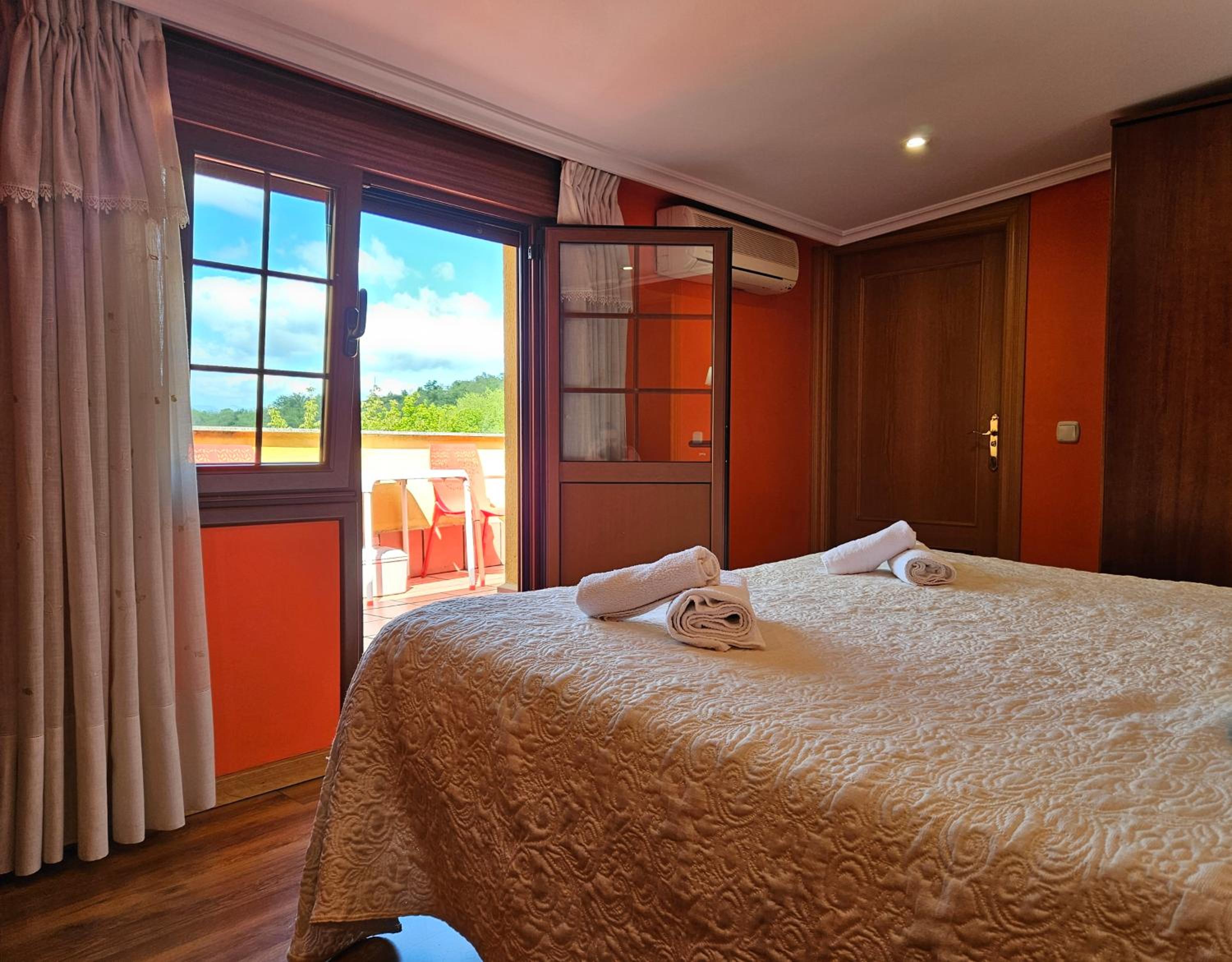 Quadruple Room - Photo 7