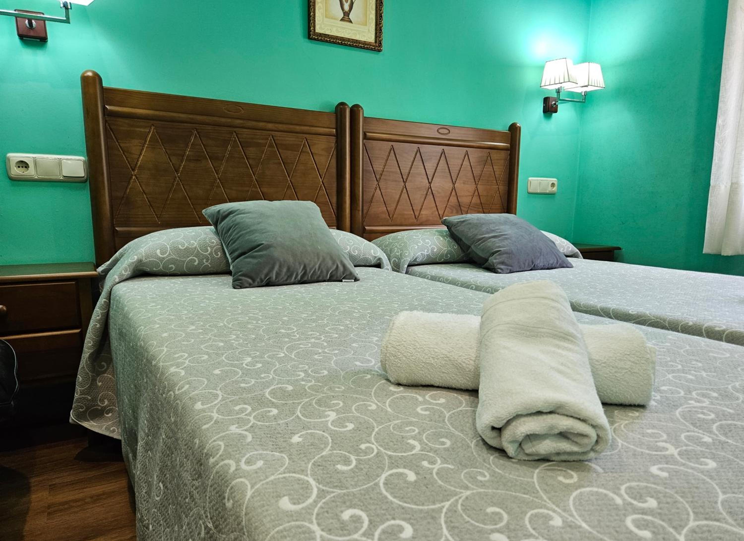 Quadruple Room - Photo 13