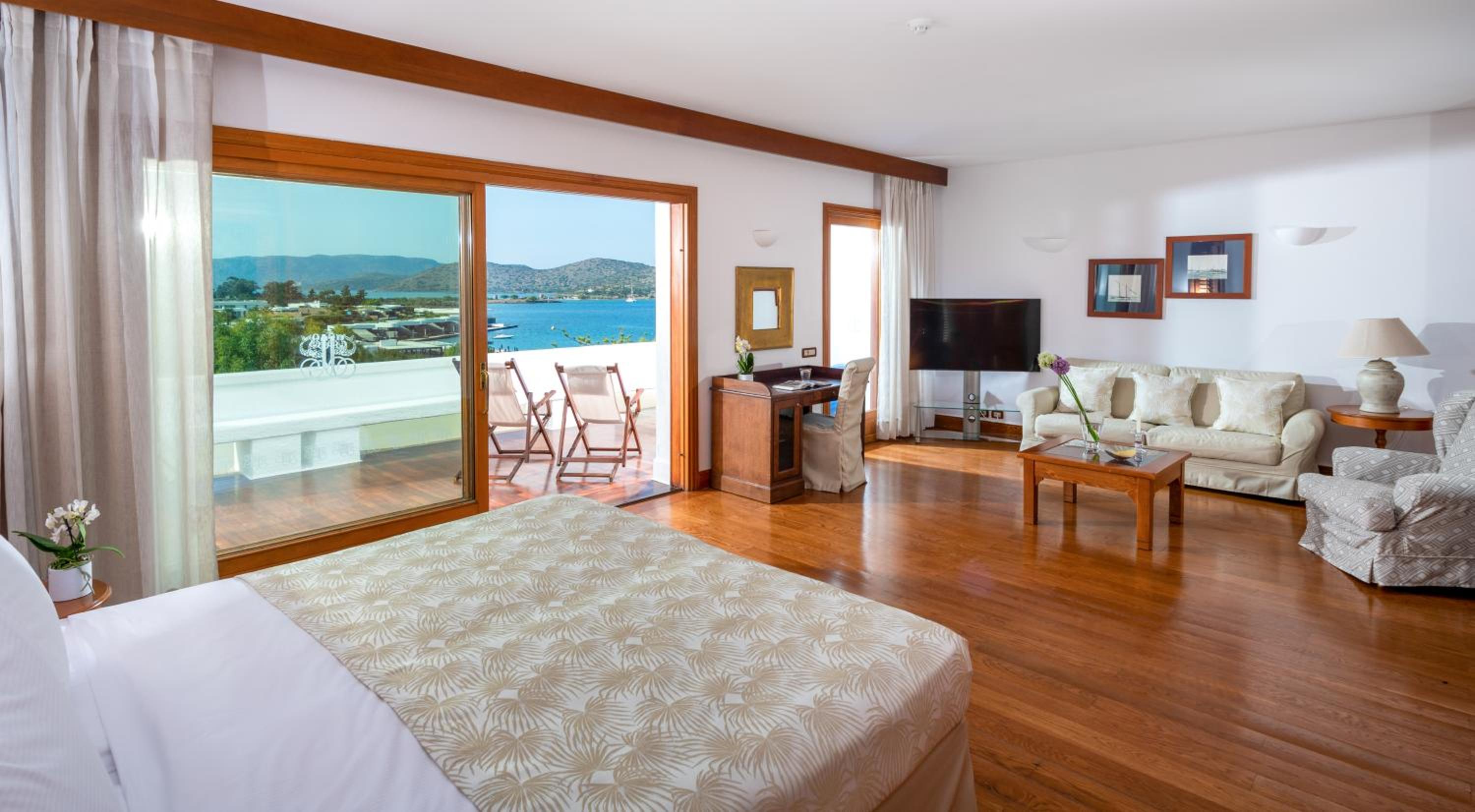 Luxury Hotel / Bungalow Suite Sea View - Photo 1