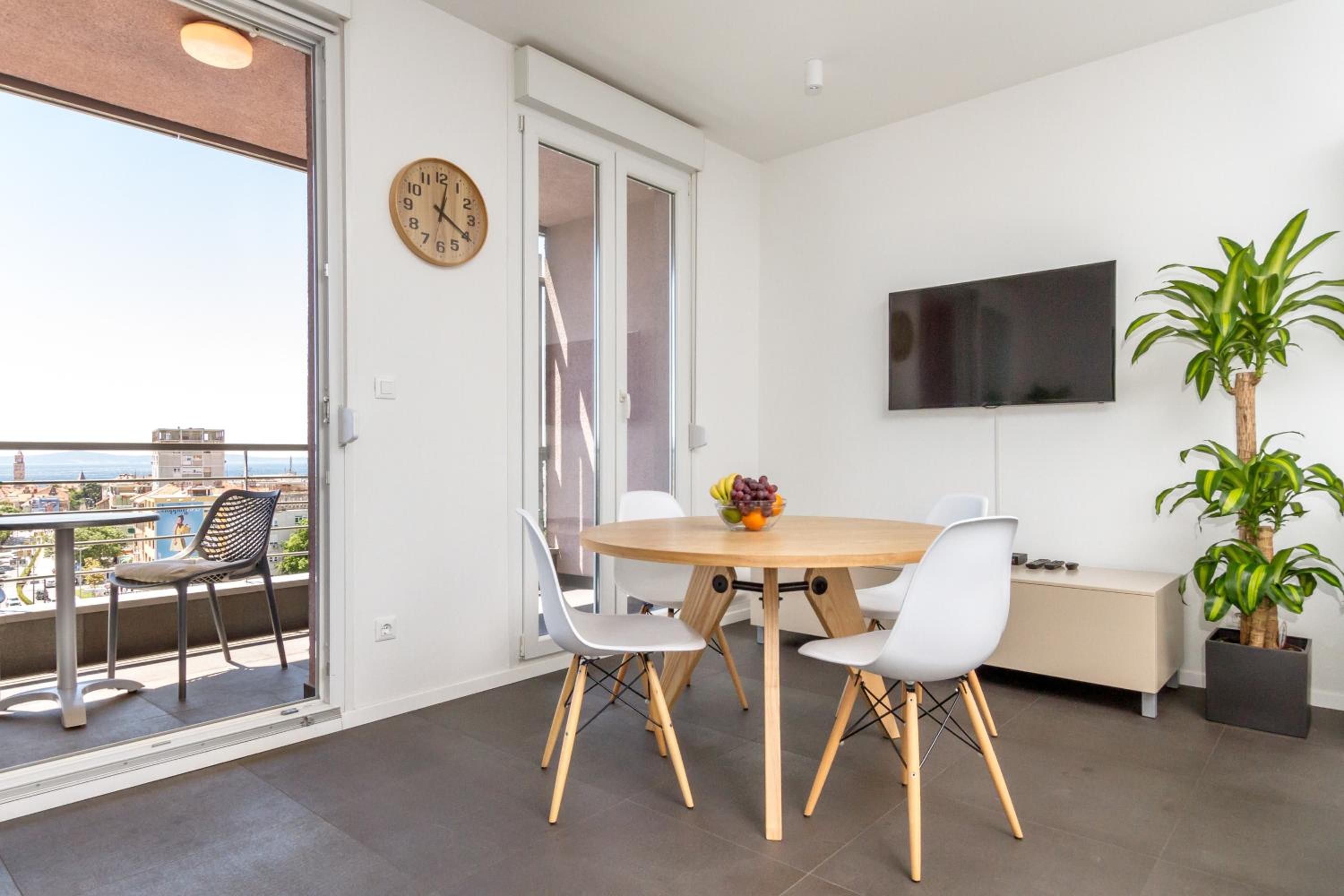 Apartment with Sea View - Photo 25