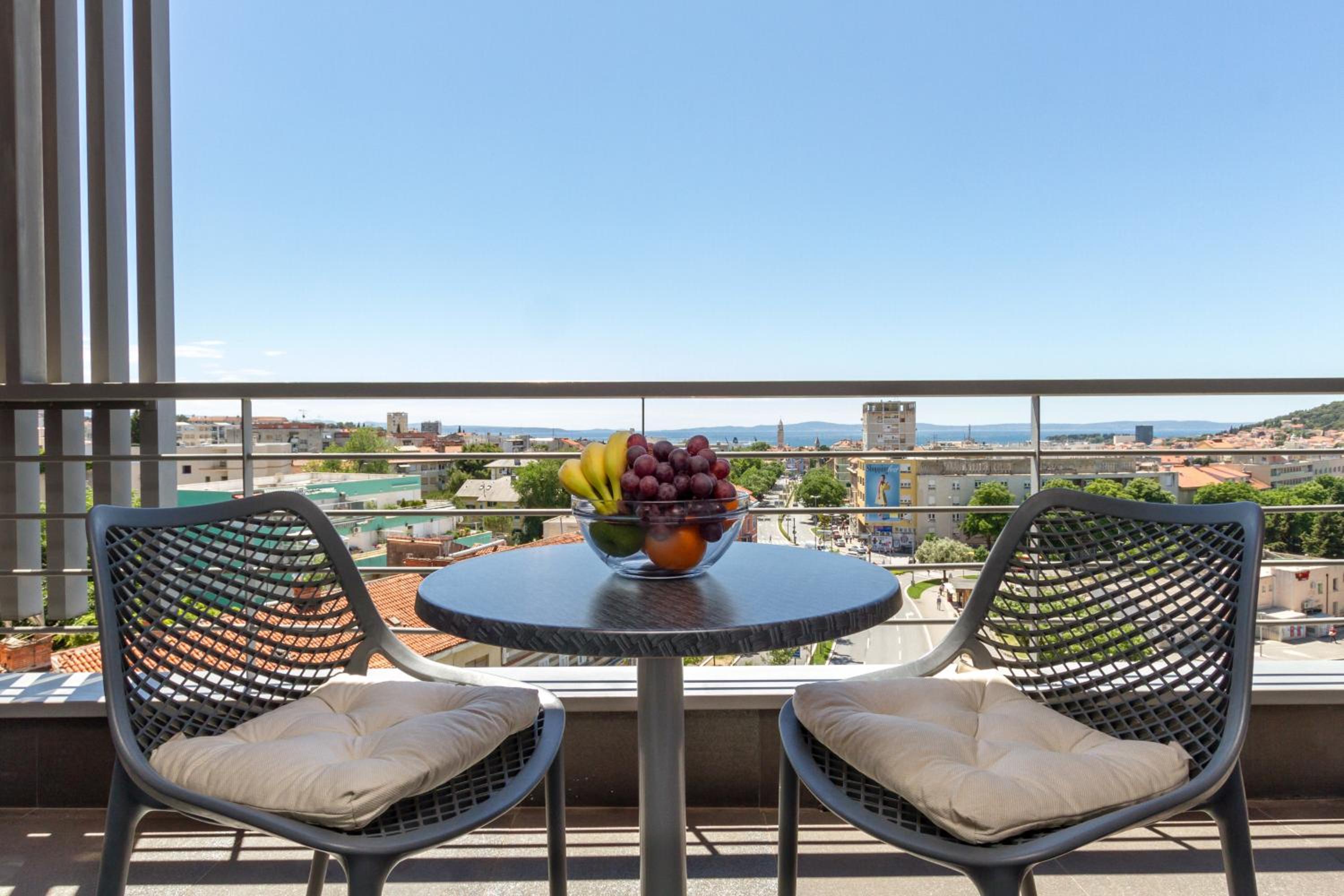 Apartment with Sea View - Photo 20