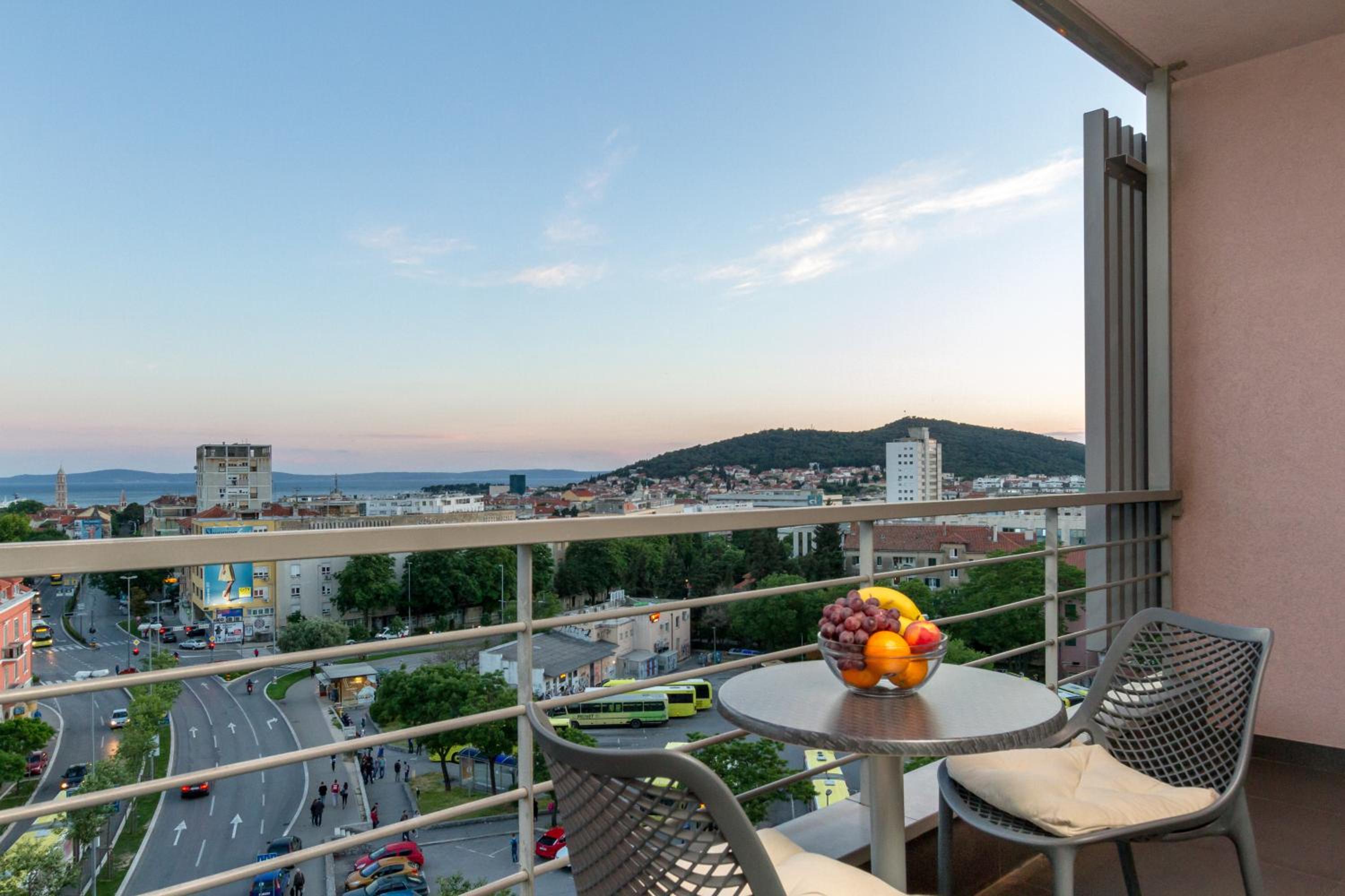 Apartment with Sea View - Photo 16