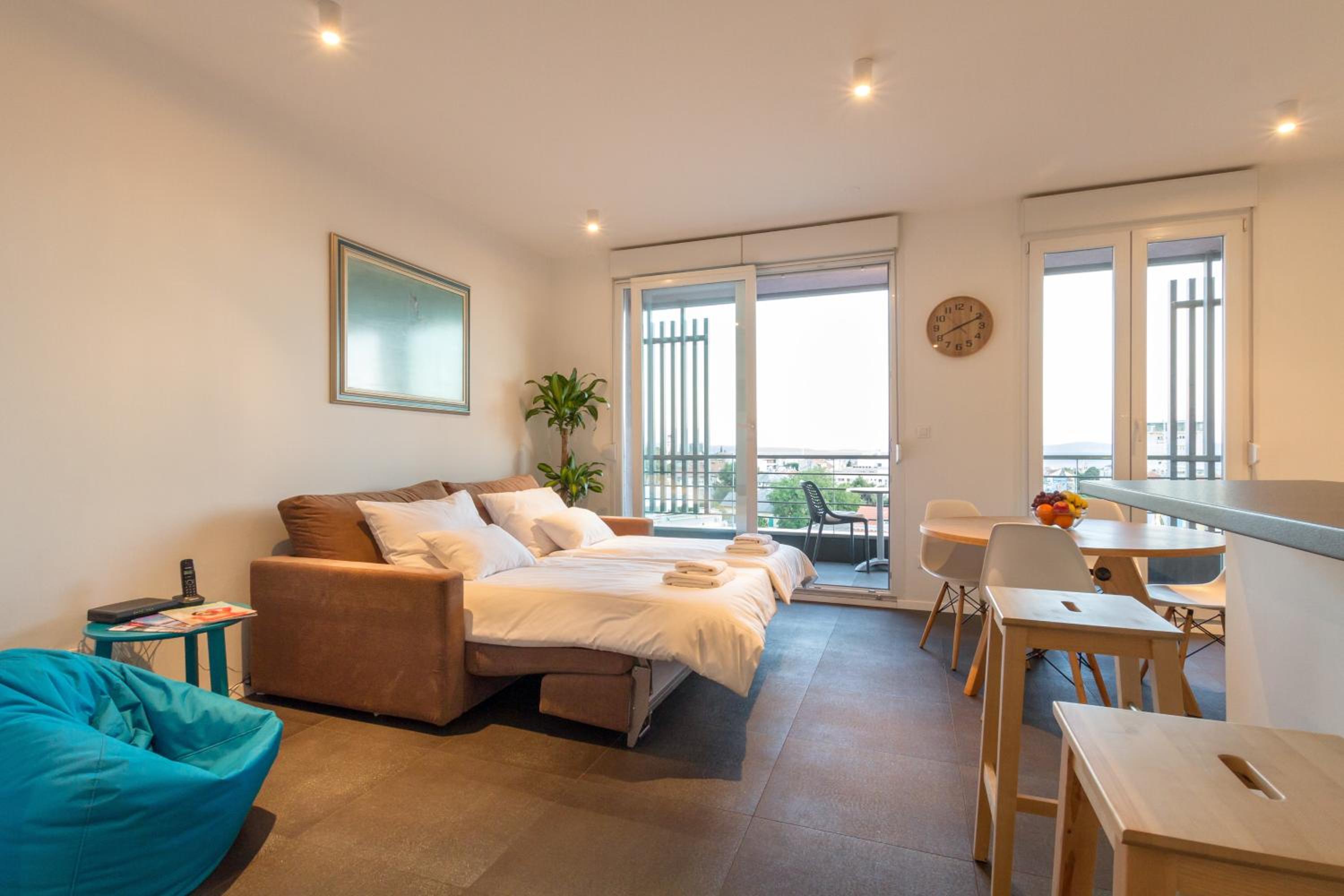 Apartment with Sea View - Photo 17