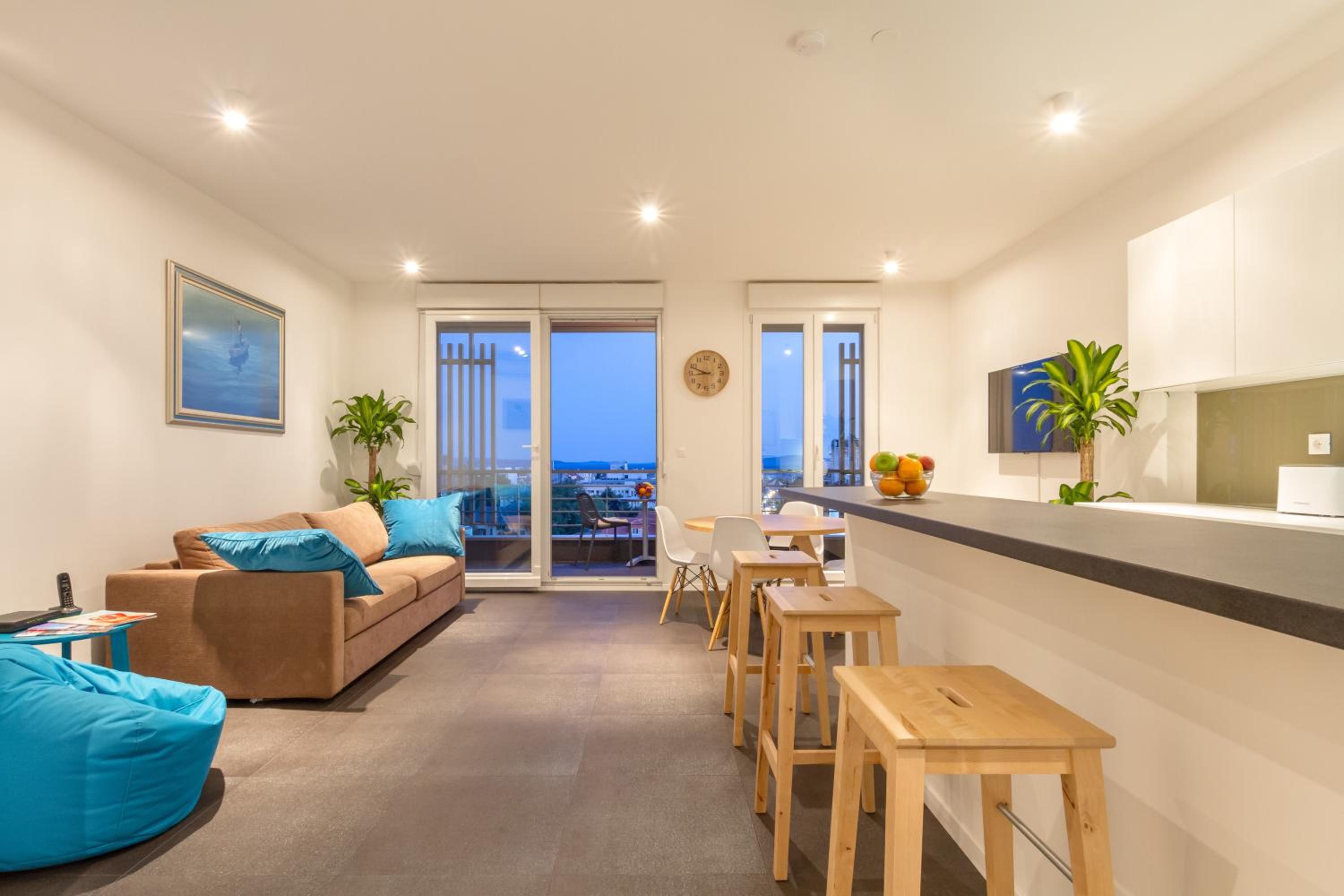 Apartment with Sea View - Photo 18