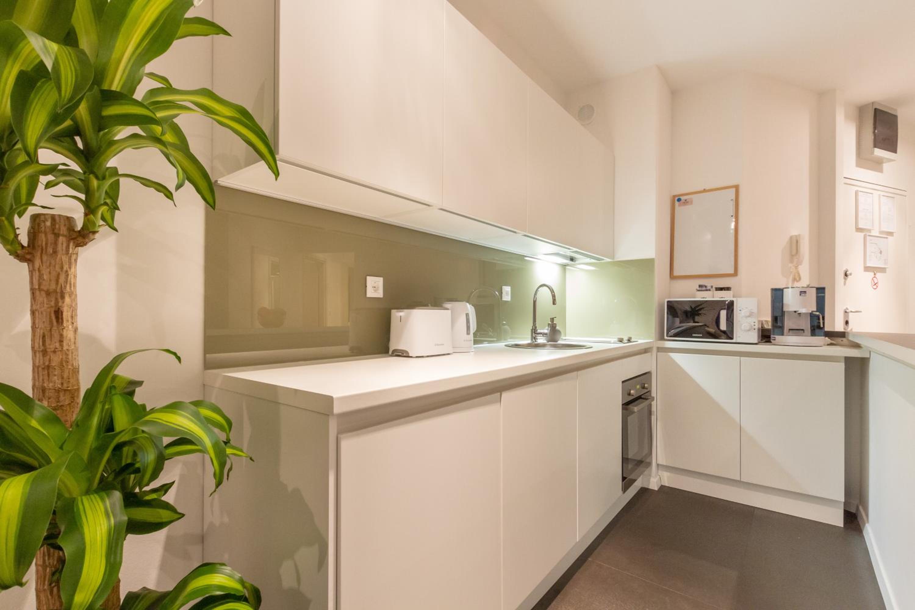 Apartment with Sea View - Photo 7