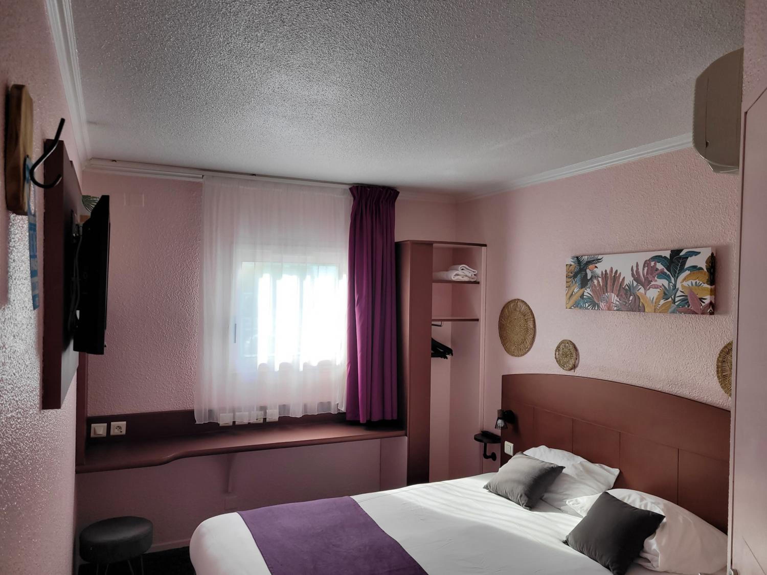 Double Room - Photo 3