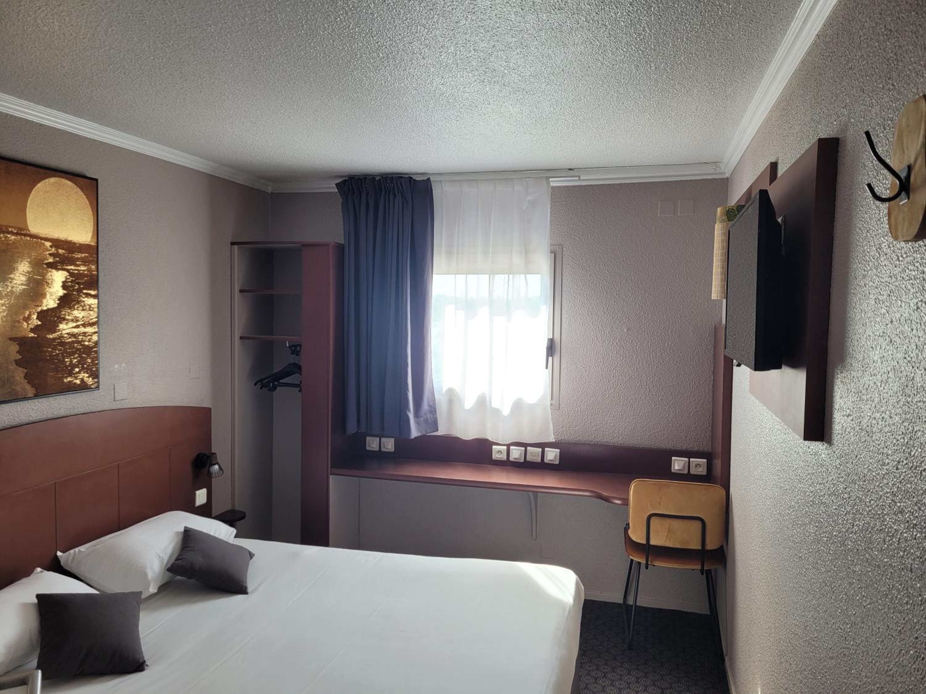 Double Room - Photo 2