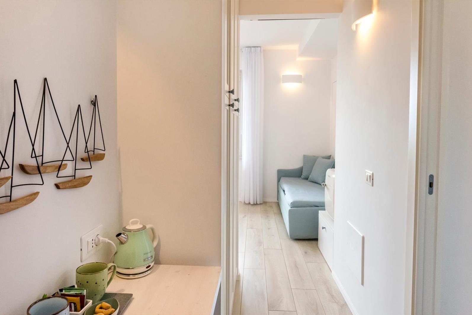 Deluxe Double Room with Balcony photo 3