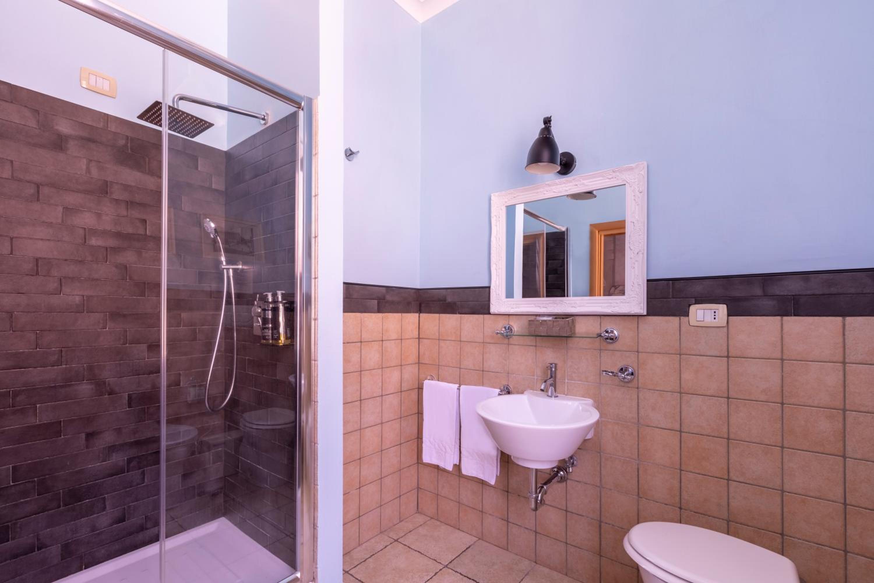 Double or Twin Room photo 3