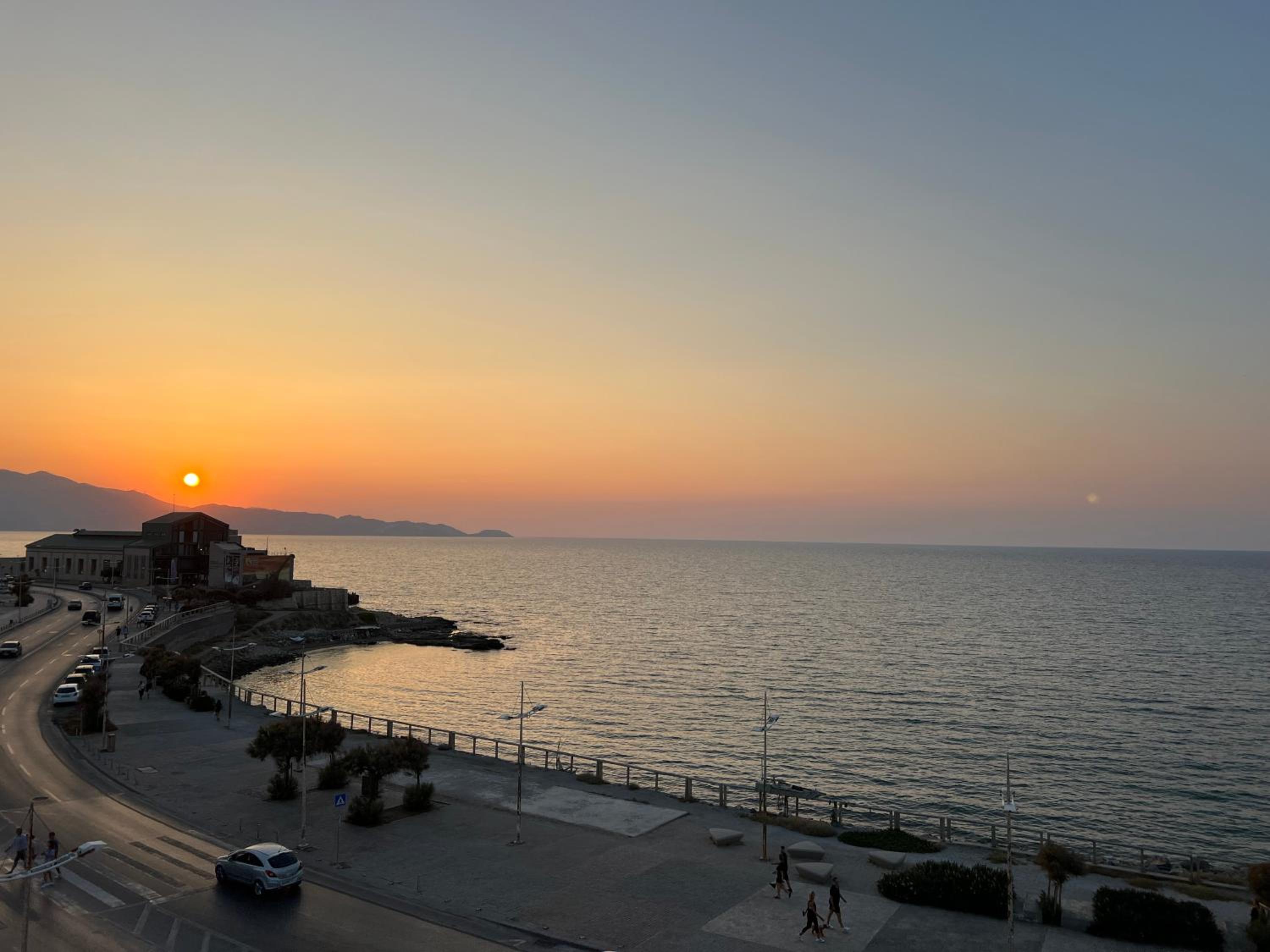 Deluxe Double Room with Sea View - Photo 6