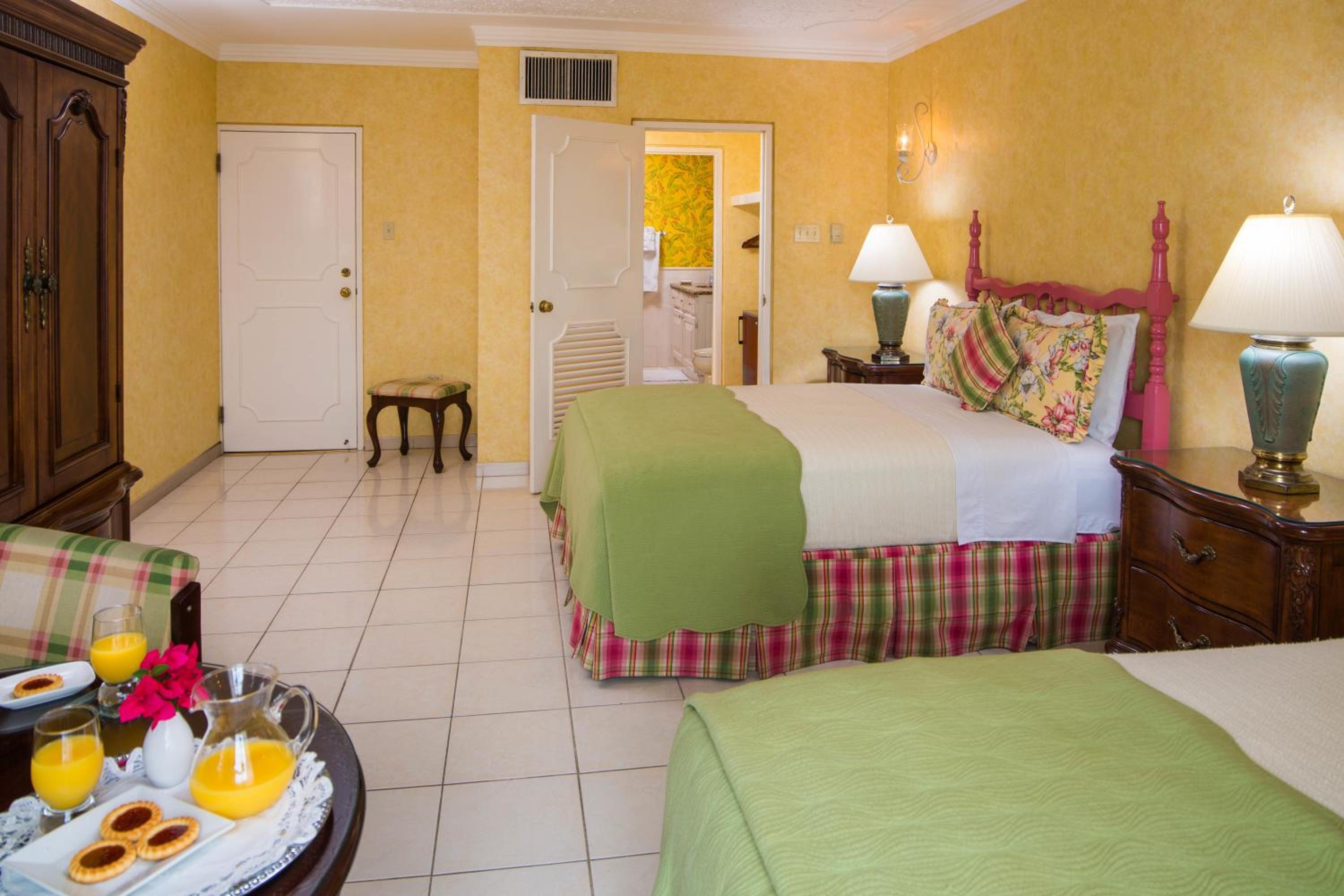 Double Room with Two Double Beds photo 3