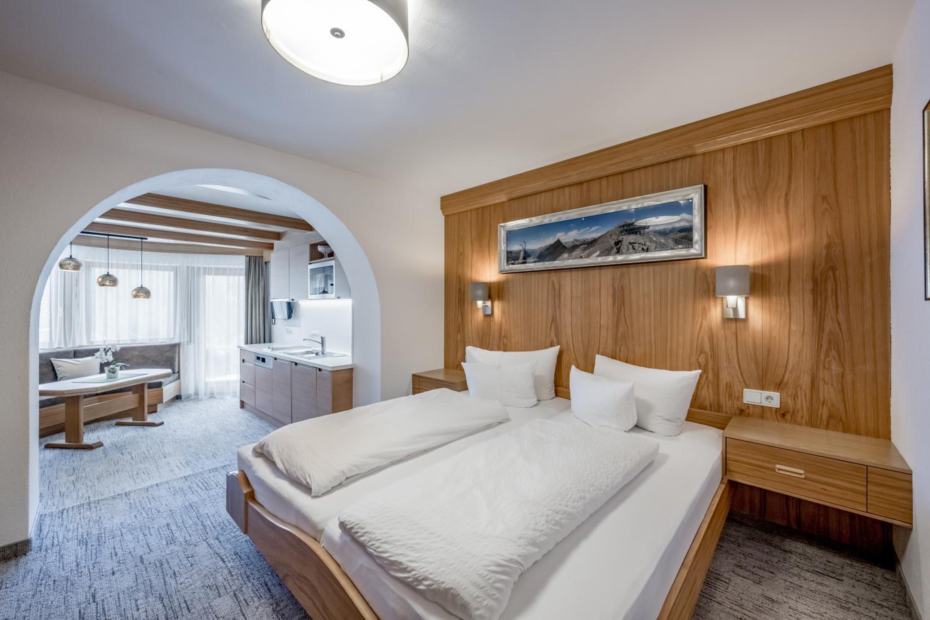 One-Bedroom Apartment with Balcony