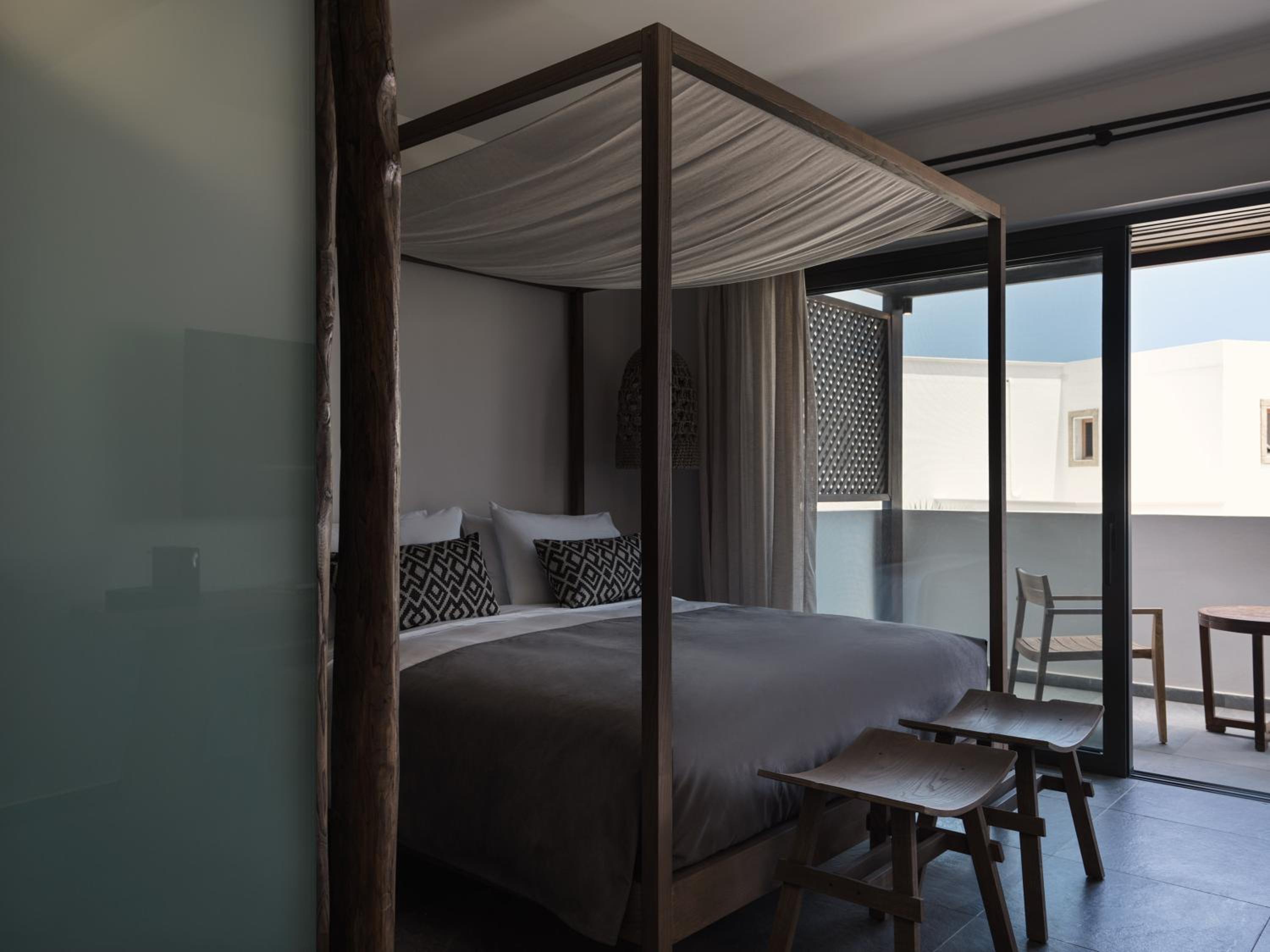 King Tropical Zen Bungalow Suite