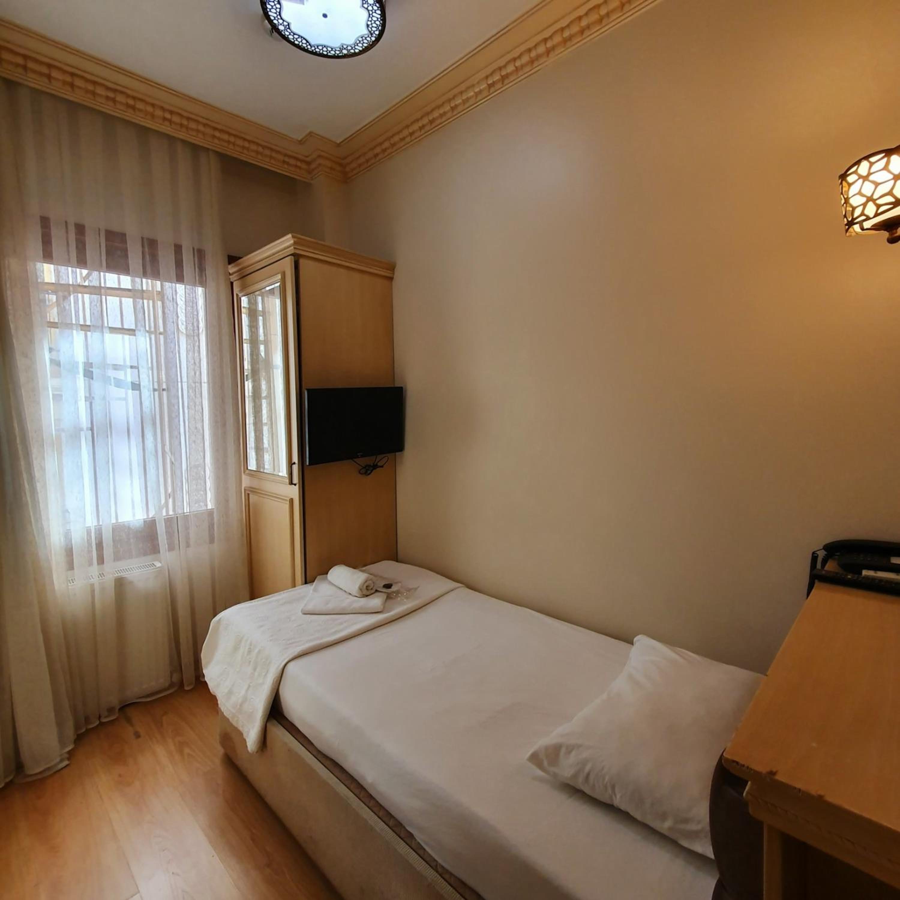 Single Room photo 2