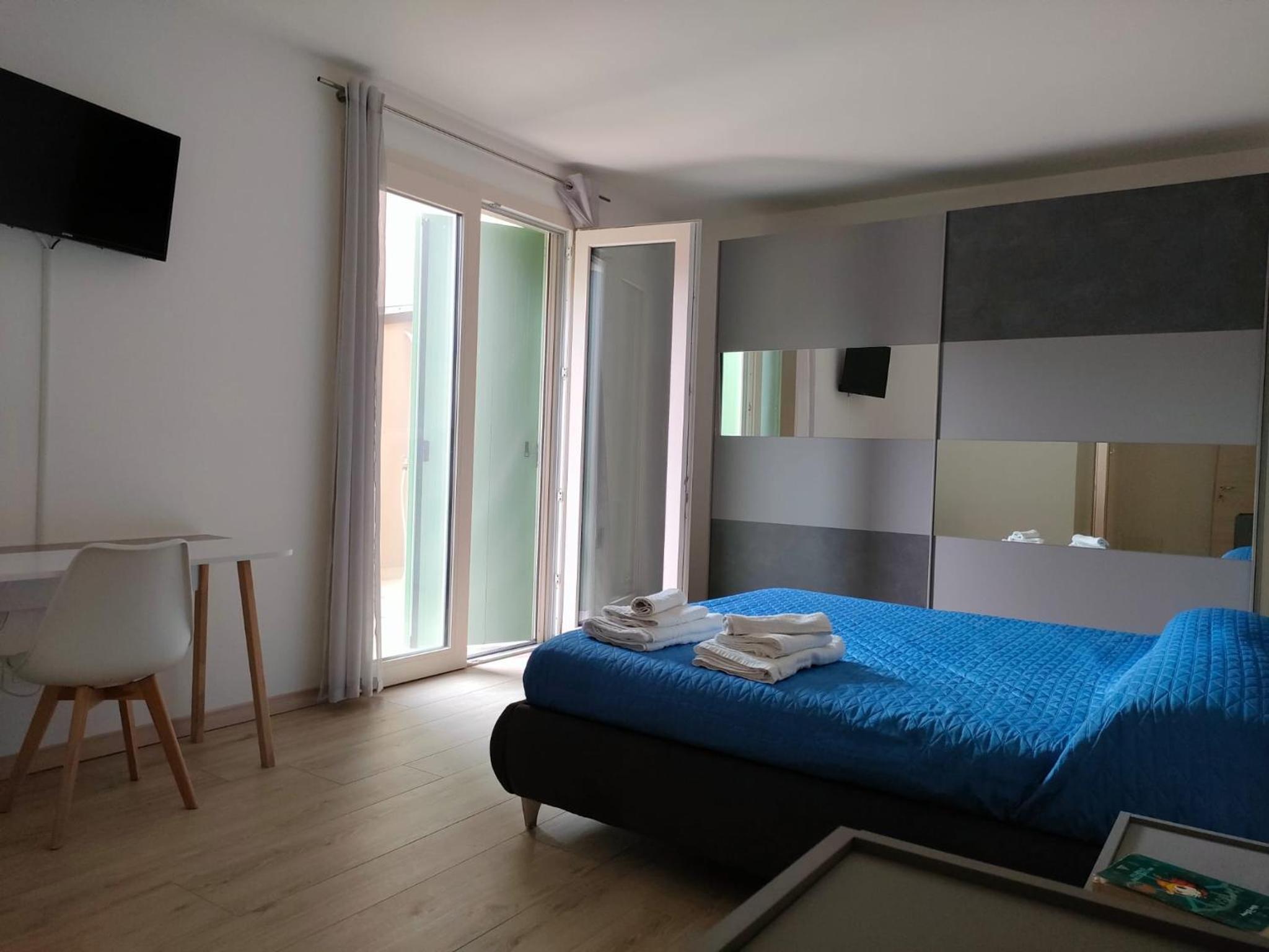 Large Double Room photo 1