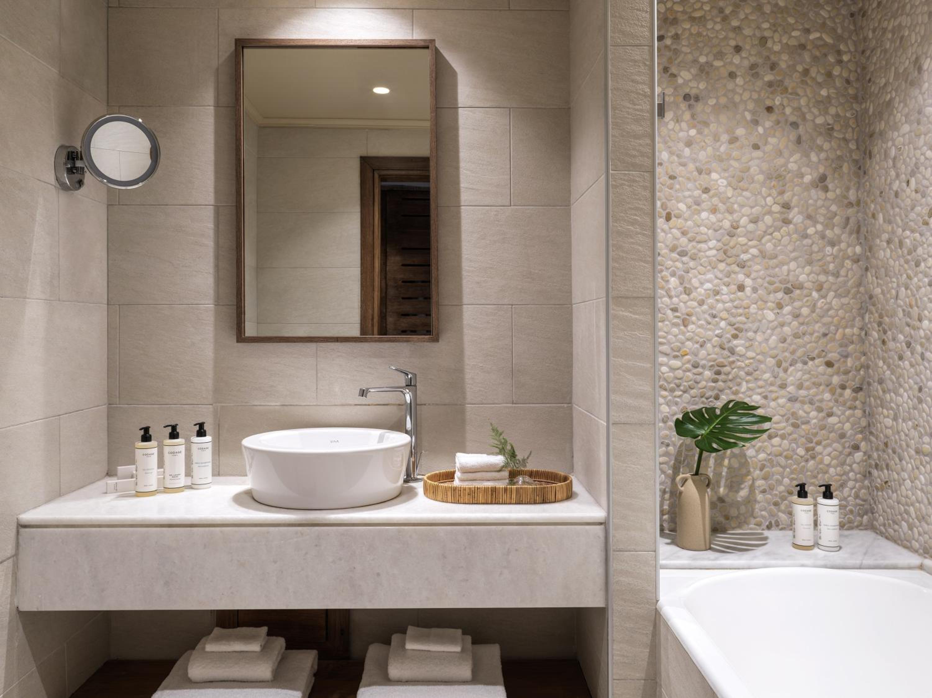Ottoman One-Bedroom King Suite with Jetted Tub - Photo 13
