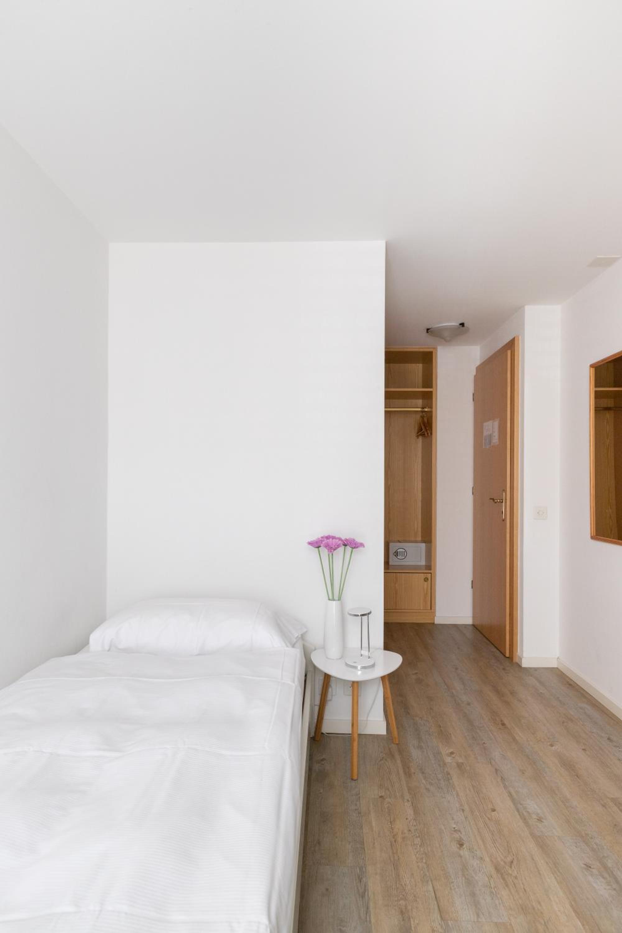 Single Room with Lake View