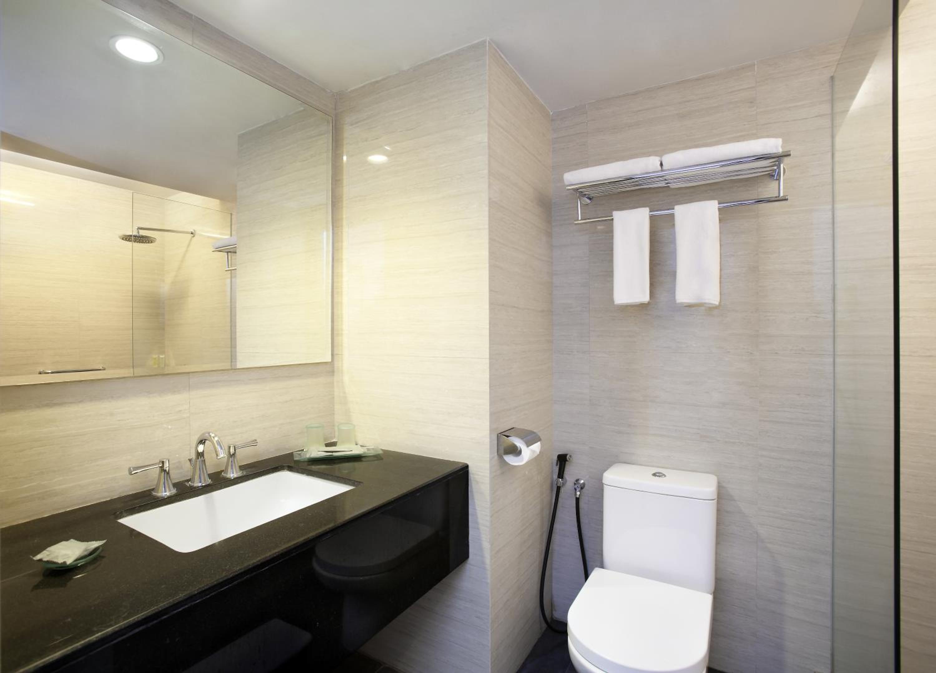 Deluxe King Room - Photo 4