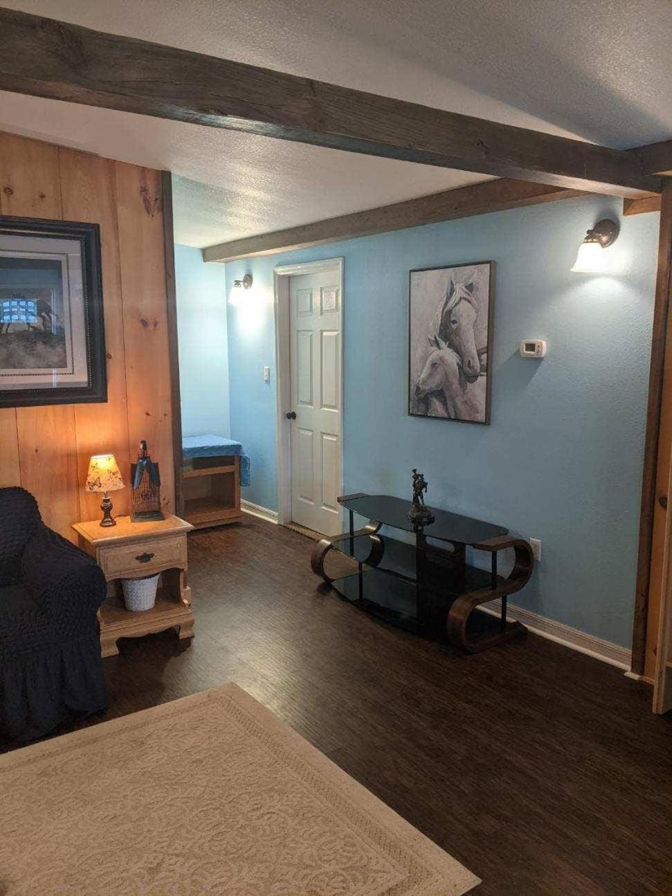 Two-Bedroom House photo 3