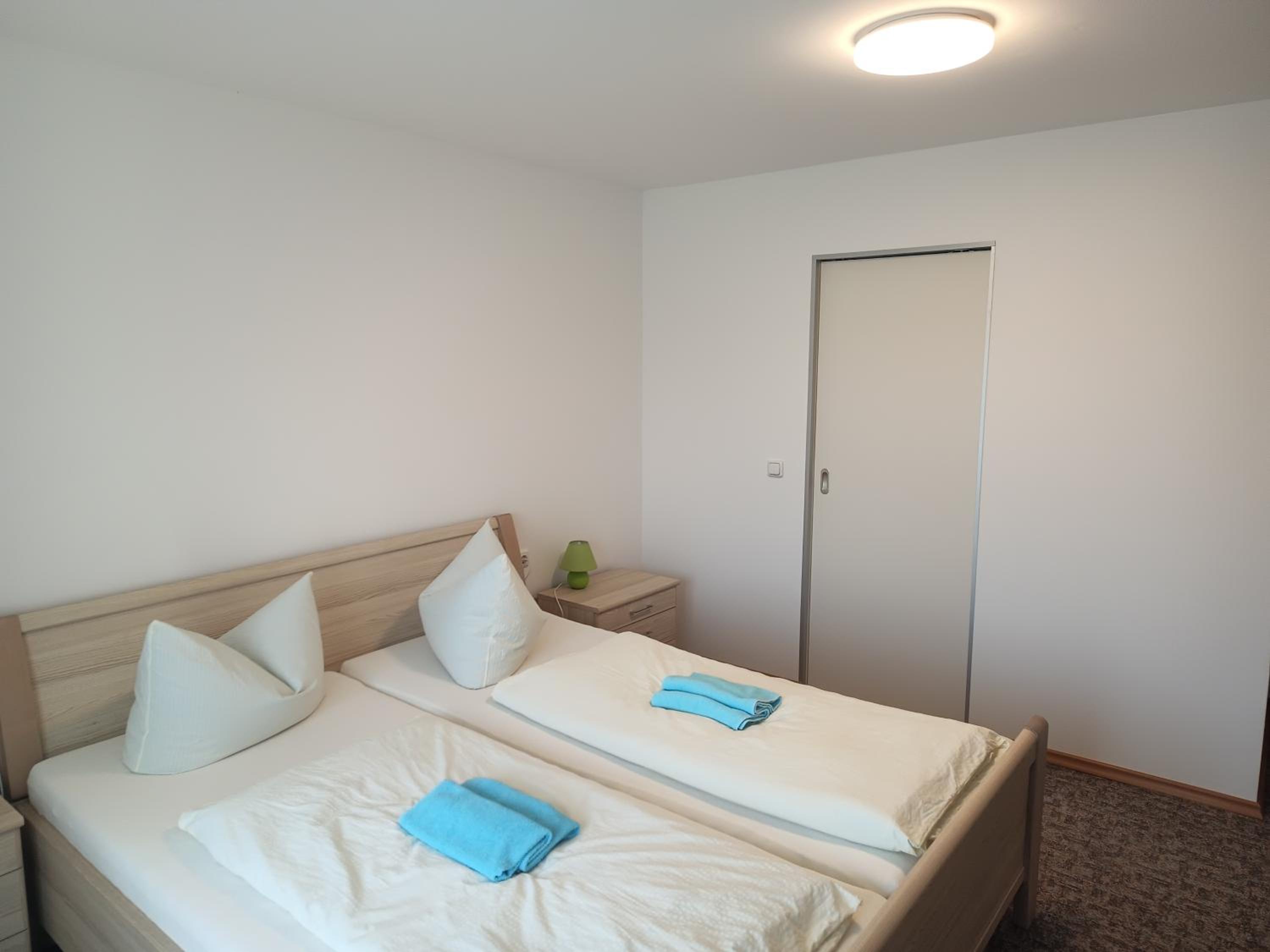 Double Room with Private Bathroom - Photo 7