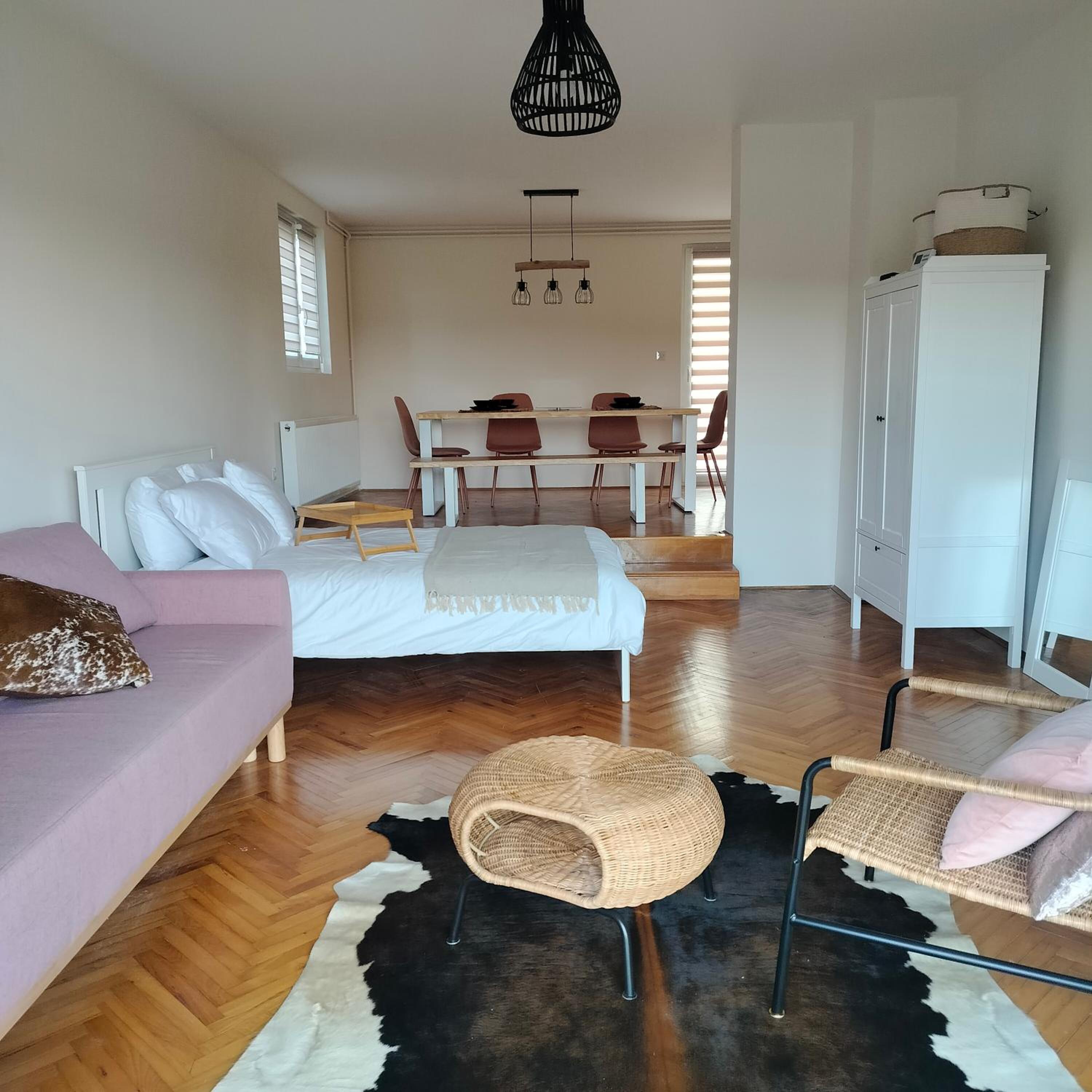 One-Bedroom House photo 1