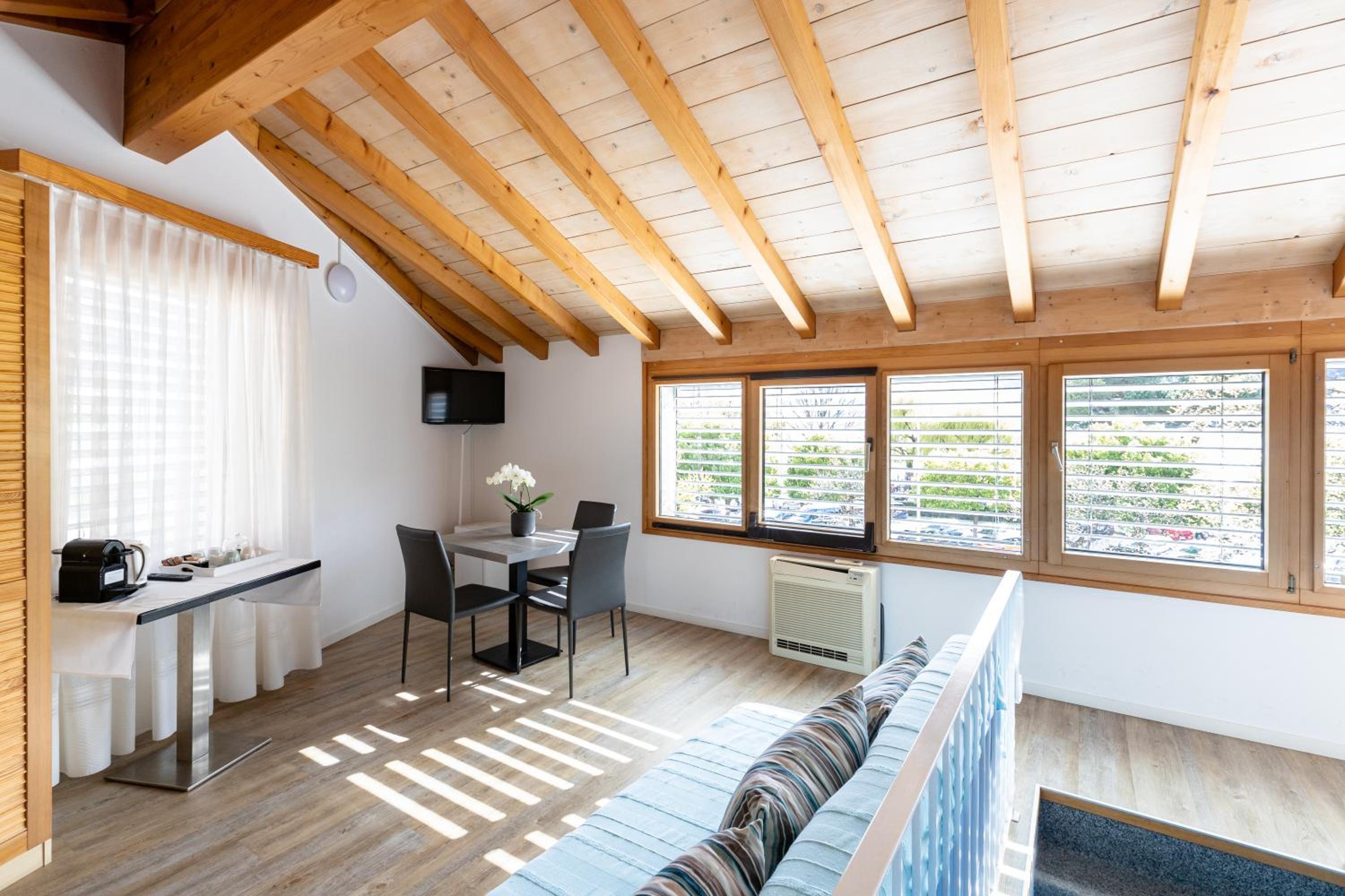 Superior King Suite - Photo 6
