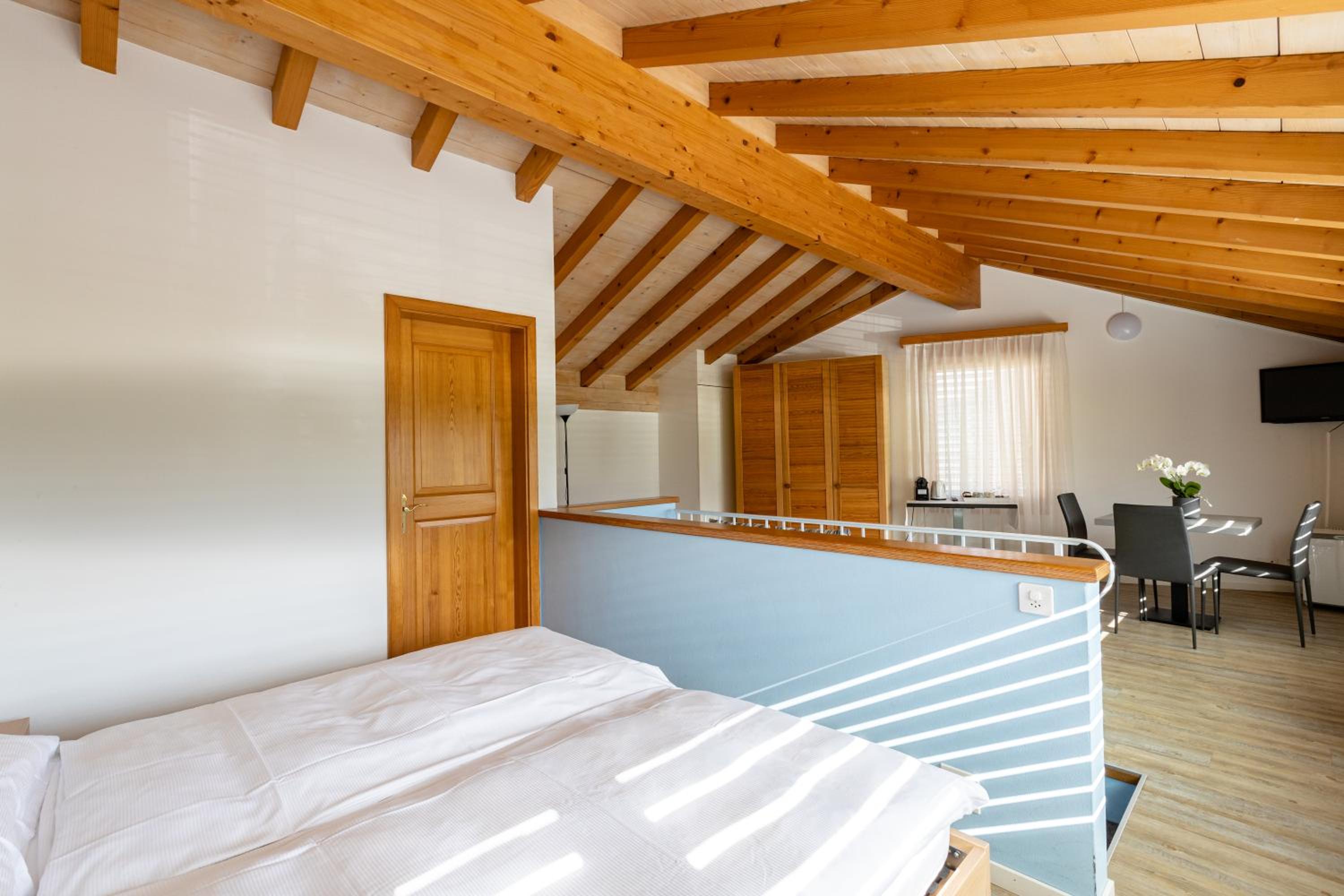 Superior King Suite - Photo 4