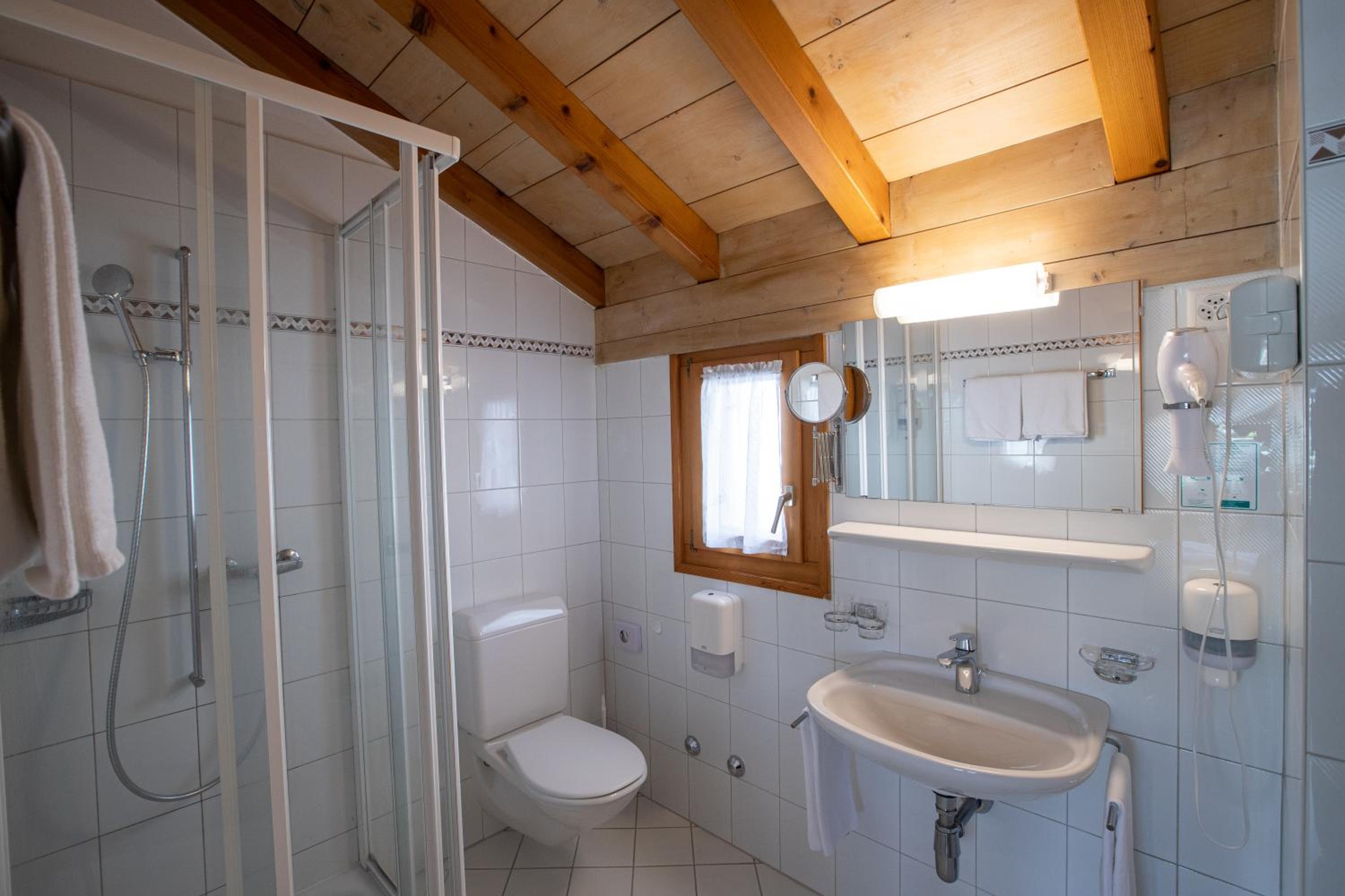 Superior King Suite - Photo 8