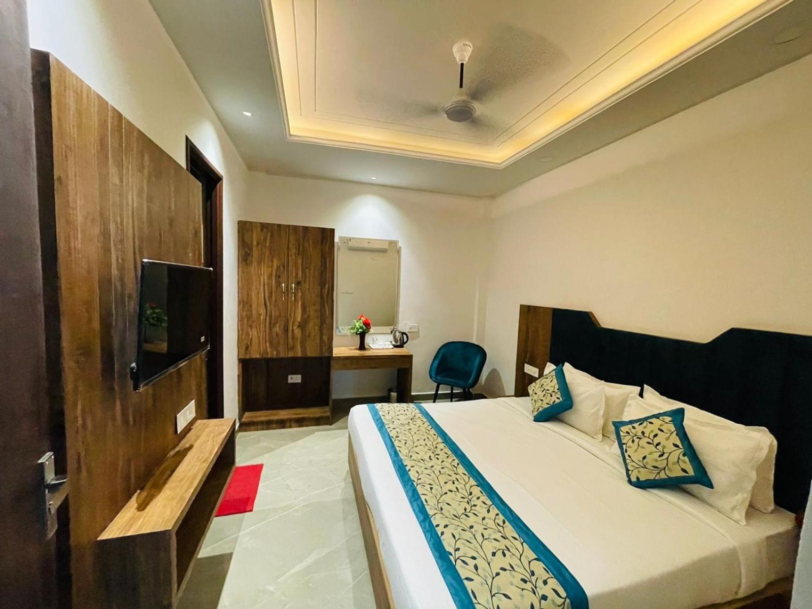 Superior Triple Room