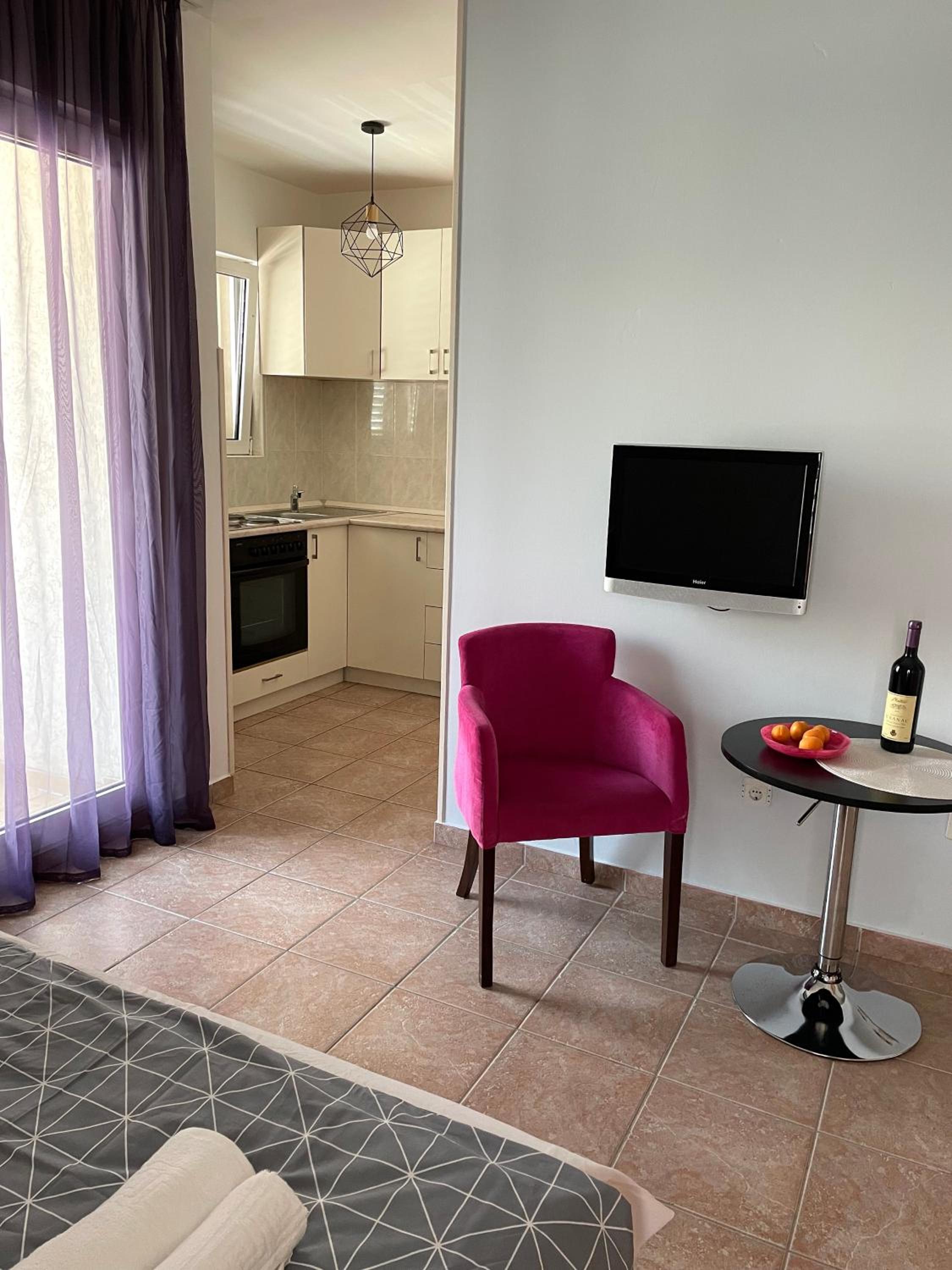 Studio Apartment