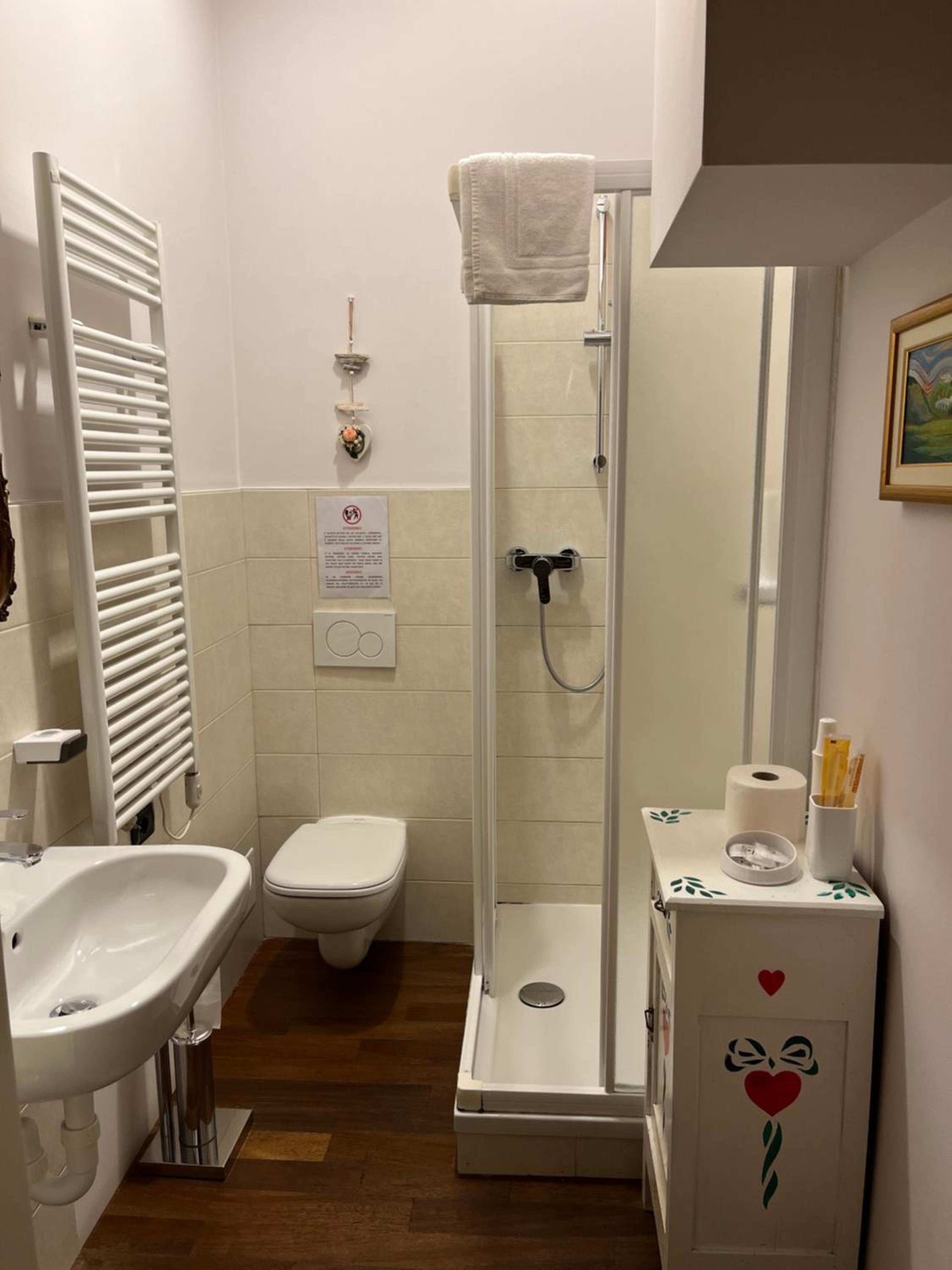 Double Room - Photo 13