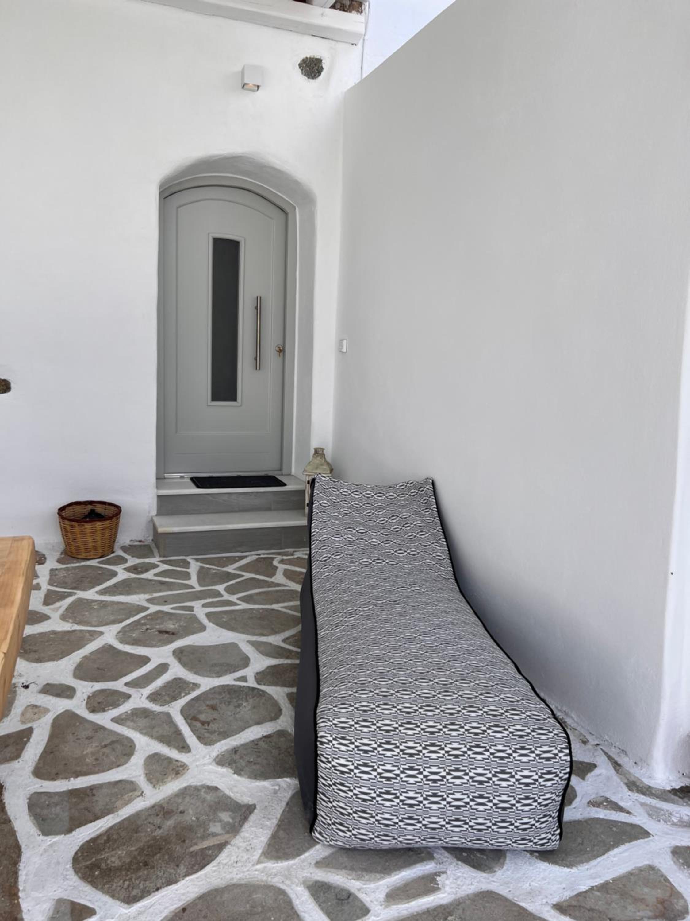 One-Bedroom Apartment photo 3