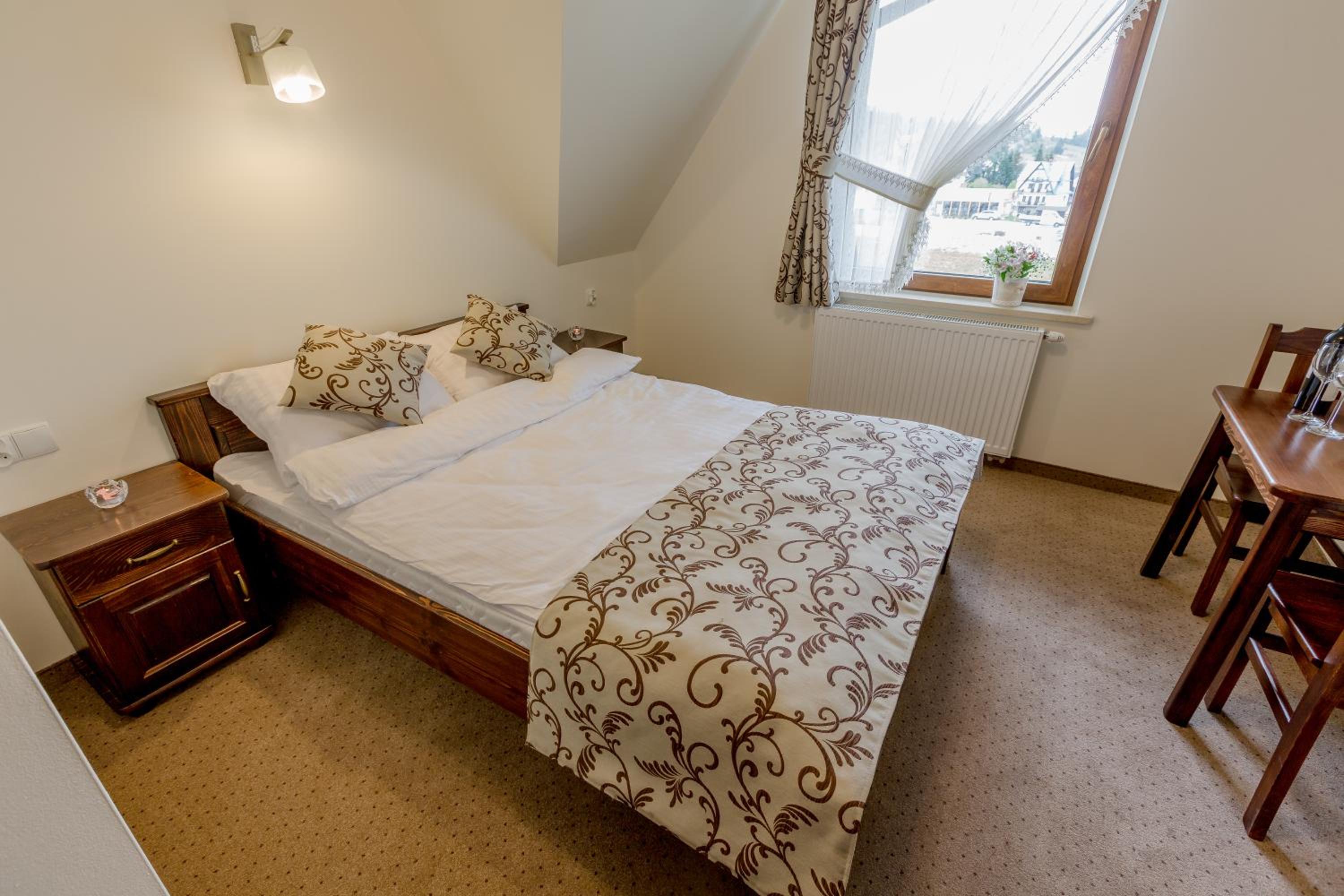Double Room with Private Bathroom - Photo 7