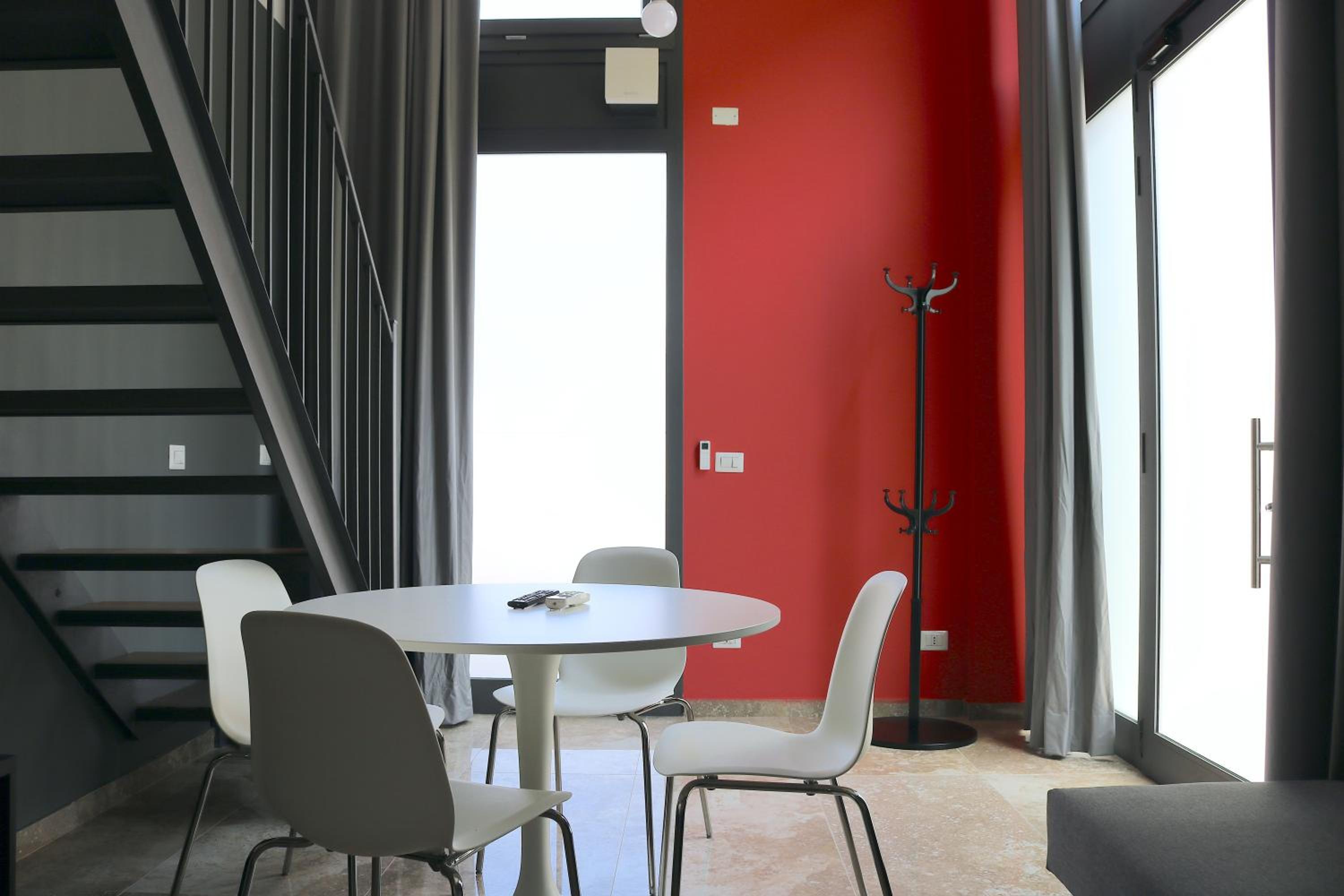  One Bedroom Apartment With Kitchen