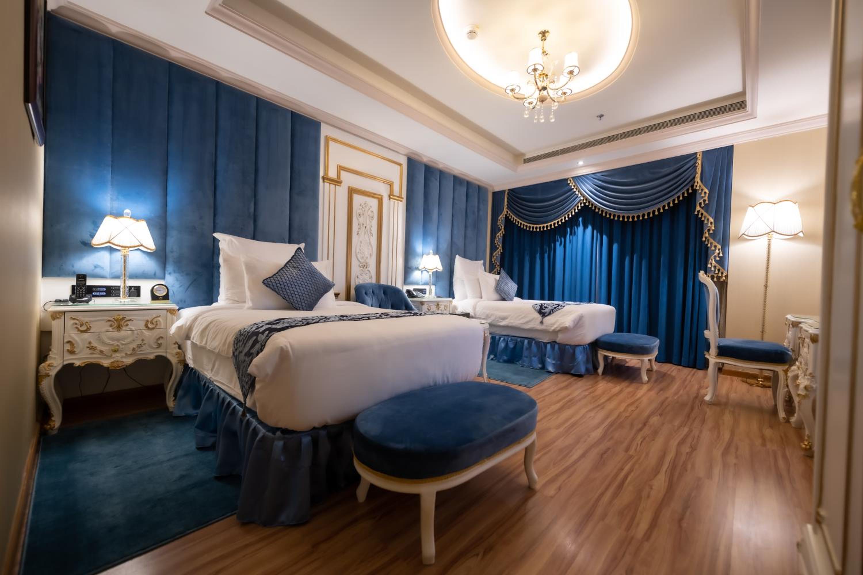 Standard Twin Room - Photo 4