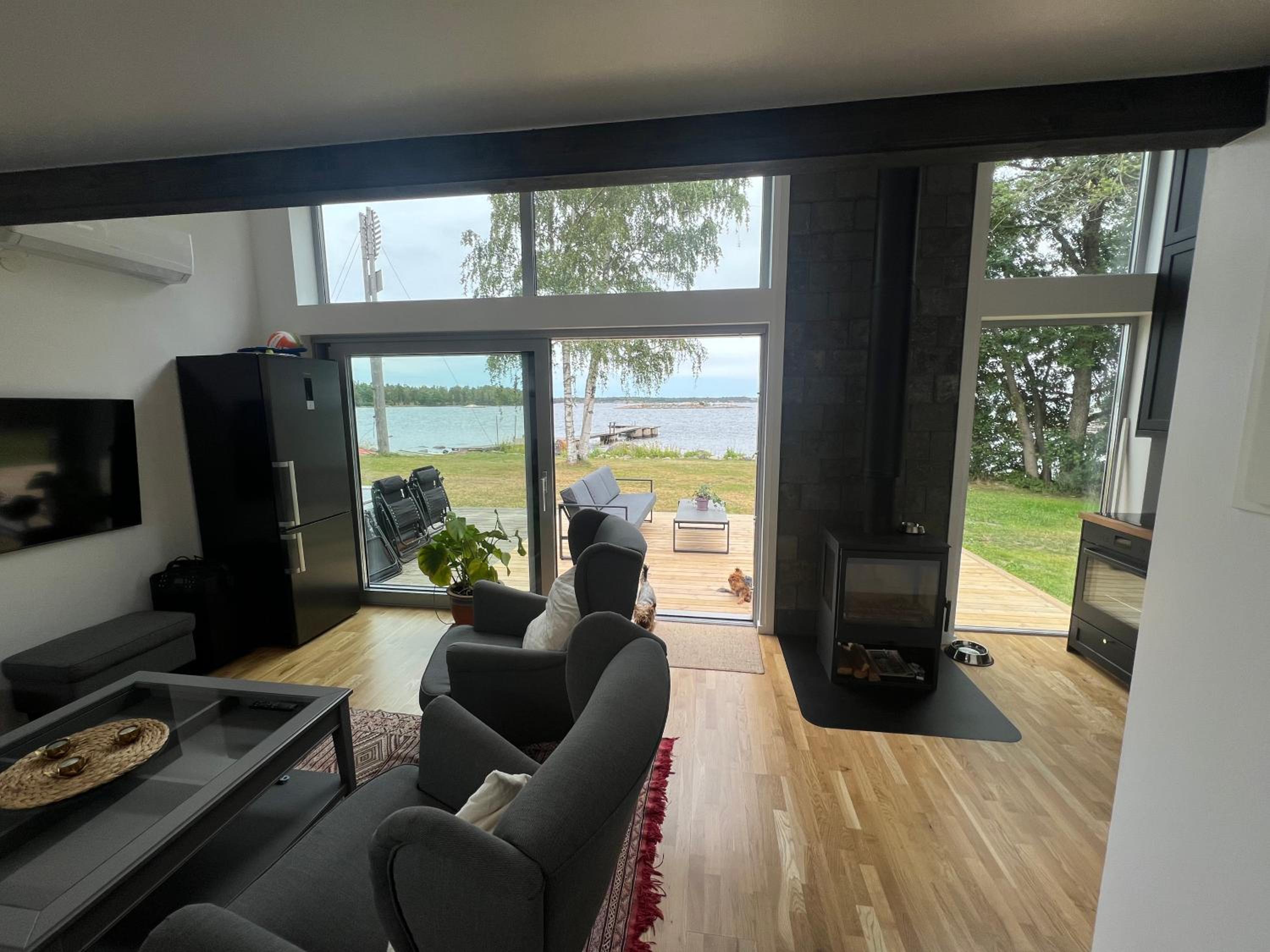 One-Bedroom House photo 2