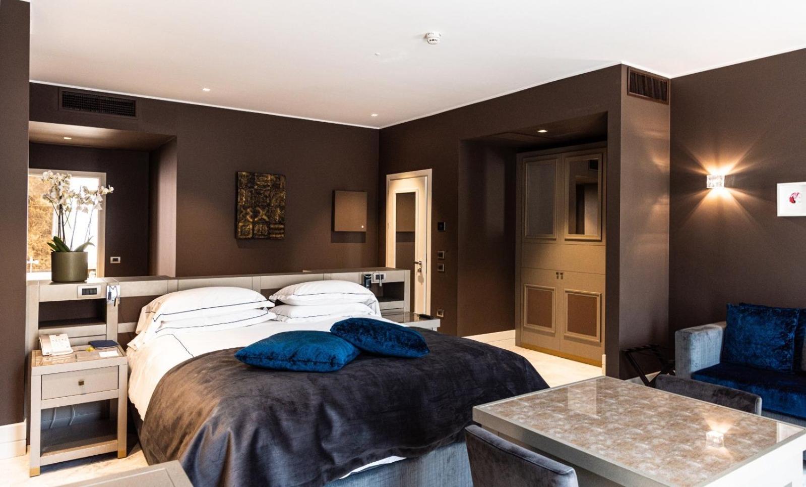 Executive Suite - Photo 3
