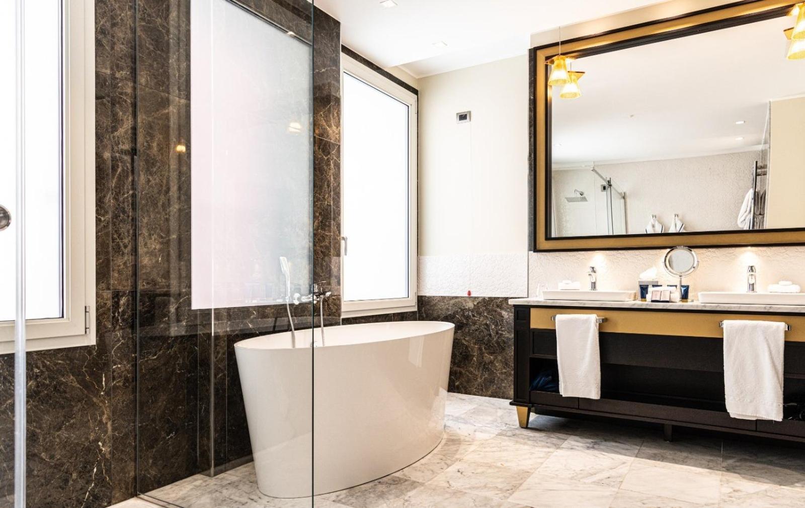 Executive Suite - Photo 5